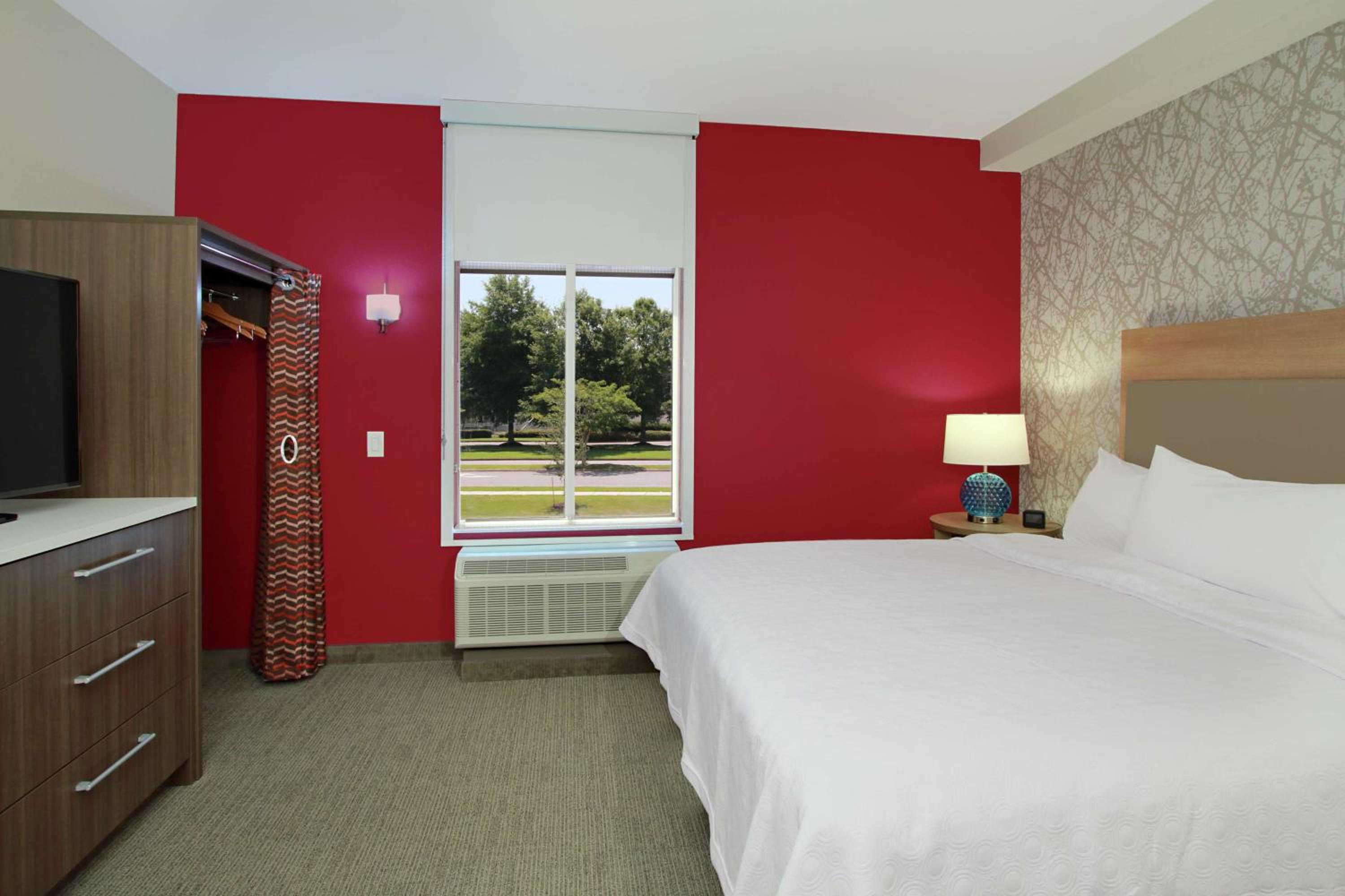 King Studio Suite - Mobility Access/Non-Smoking