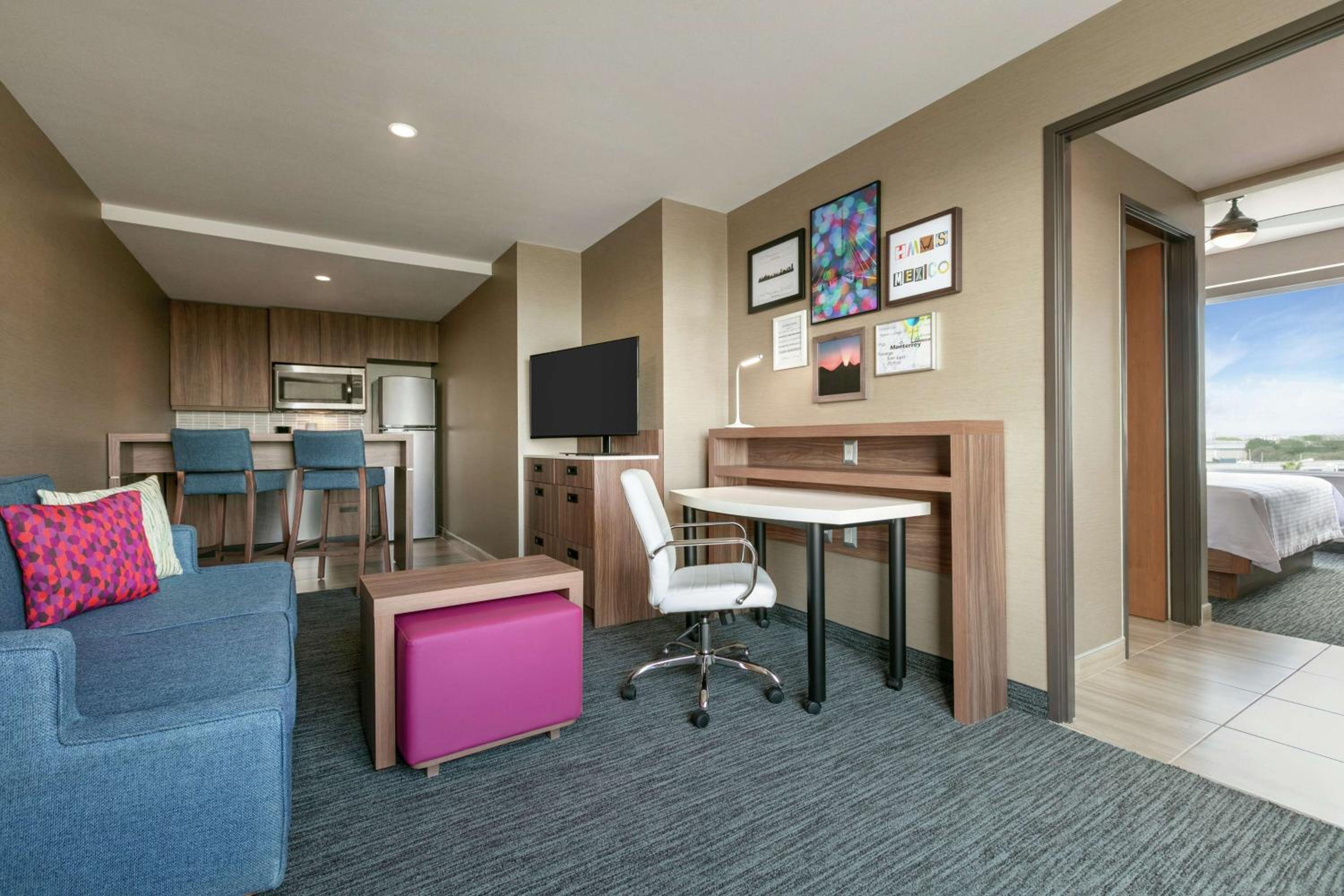 One-Bedroom King Suite - Non-Smoking