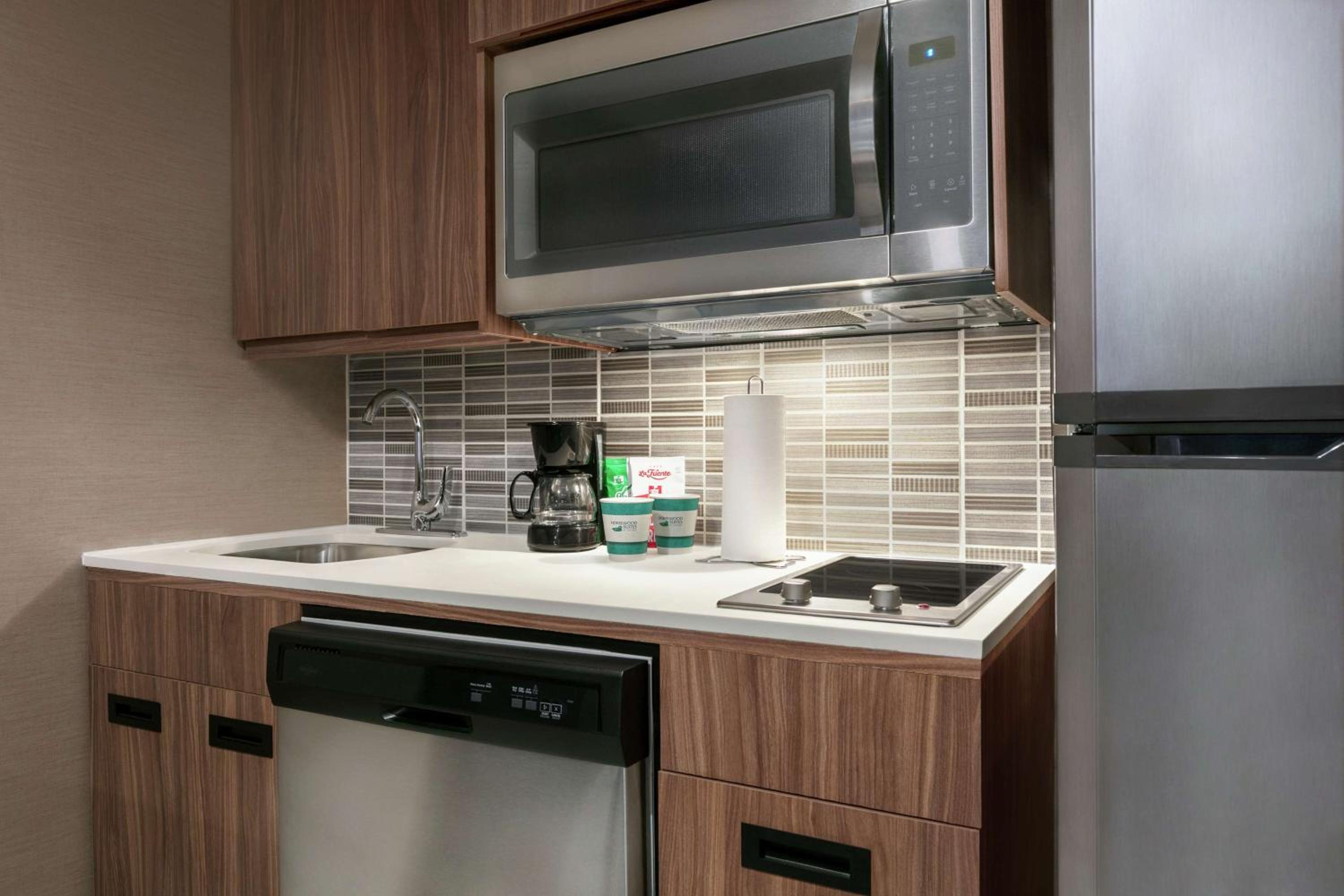 One-Bedroom King Suite - Non-Smoking