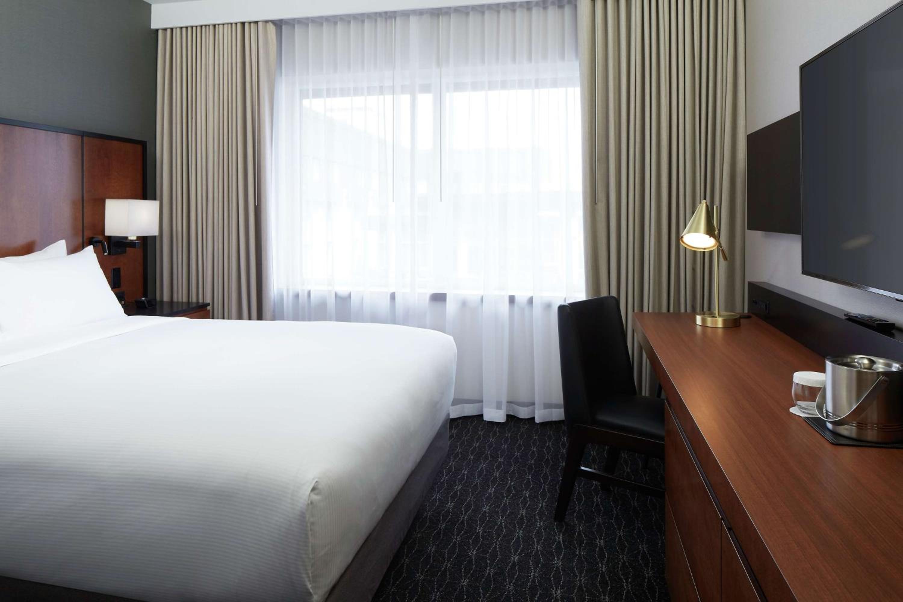Queen Room - Photo 1