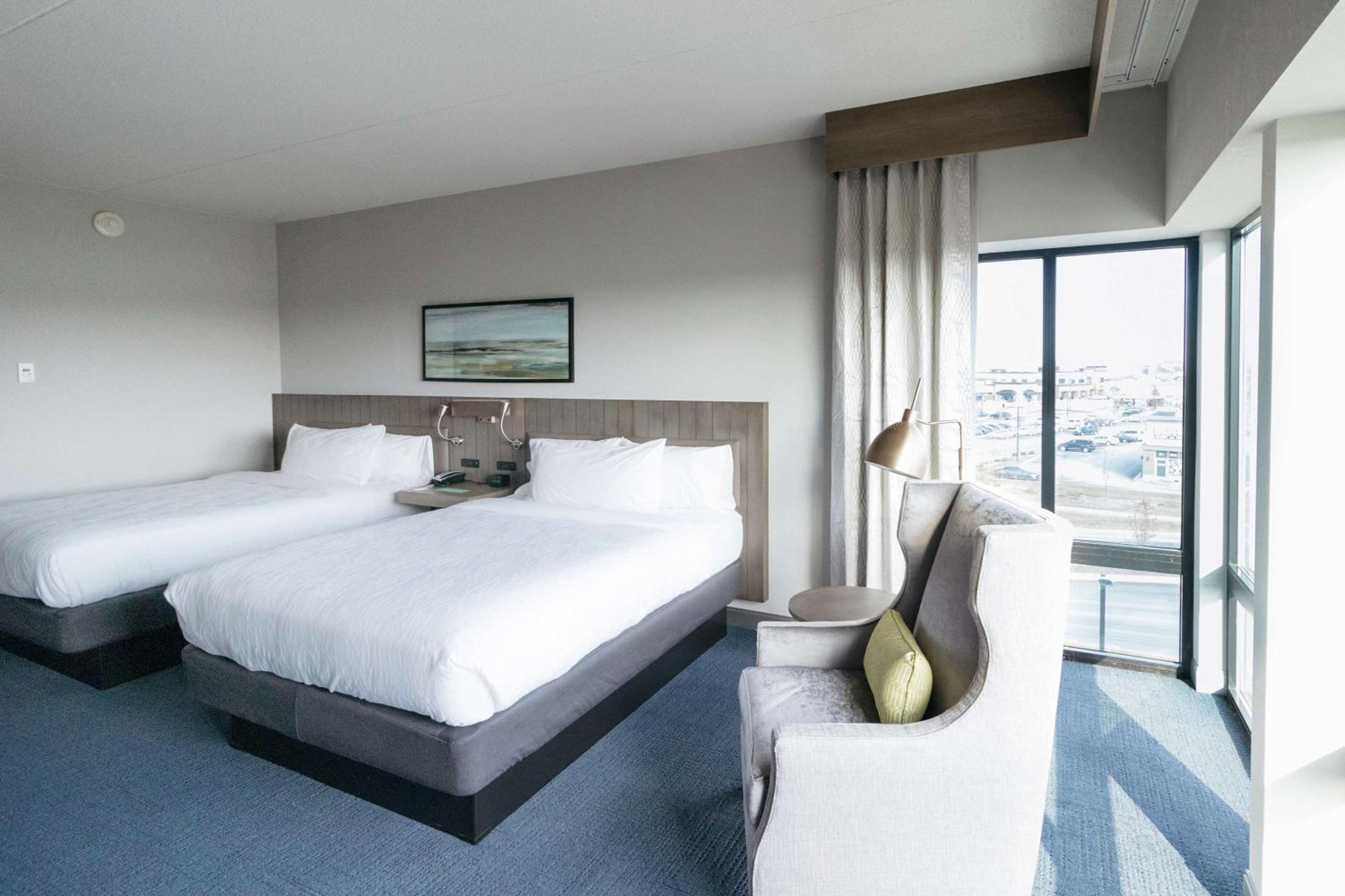 Deluxe Queen Room with Two Queen Beds - Non-Smoking