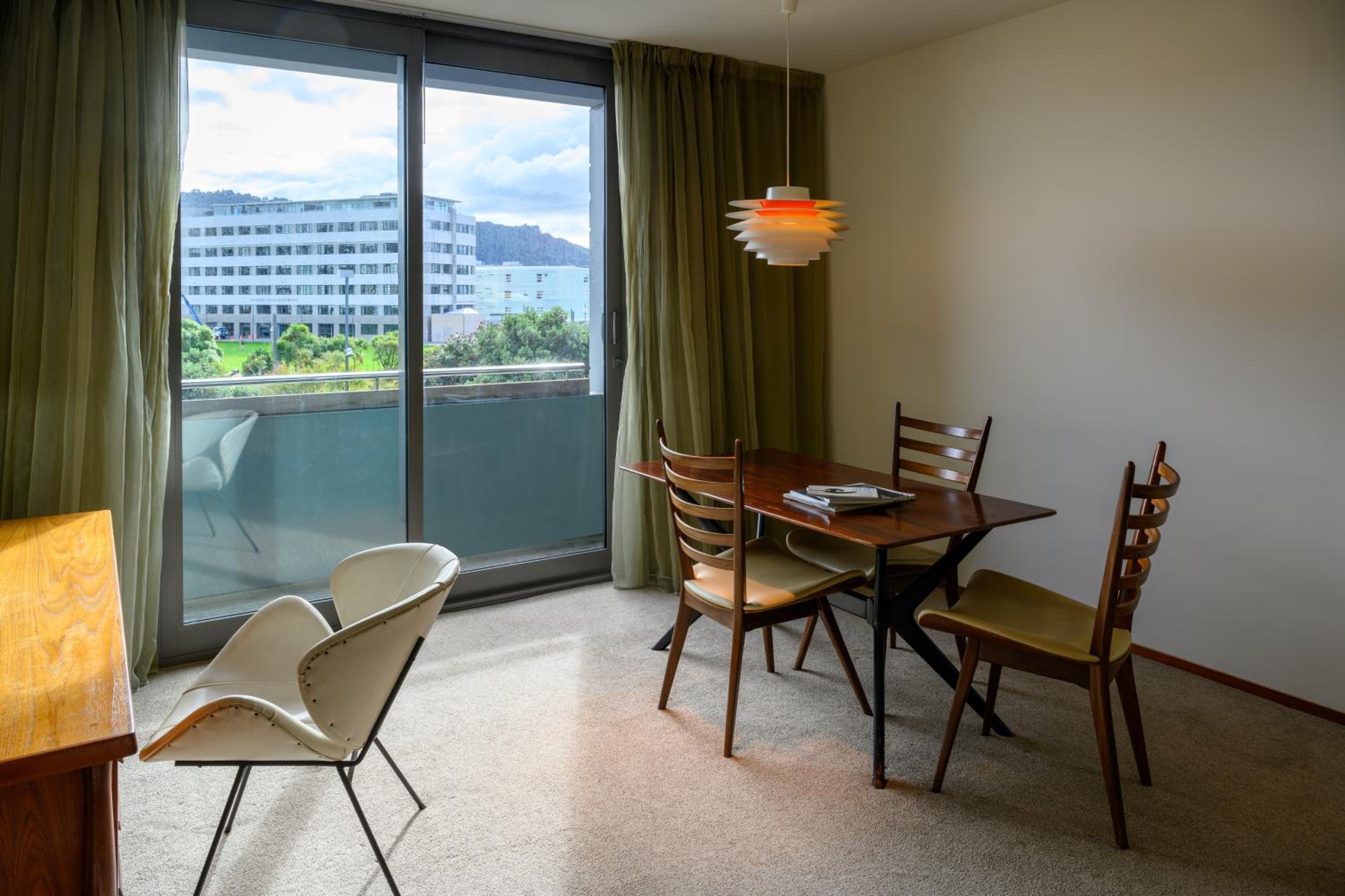 Suite - Photo 26