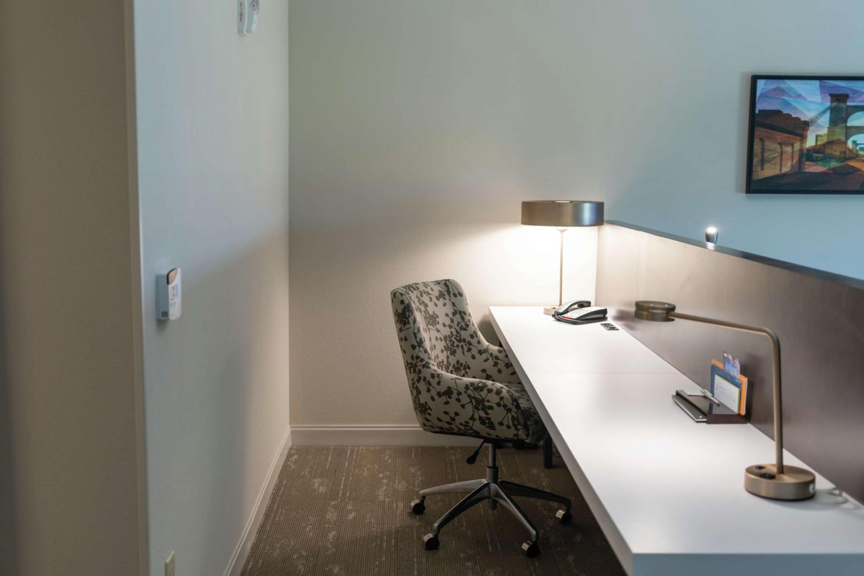 Premium King Room photo 1