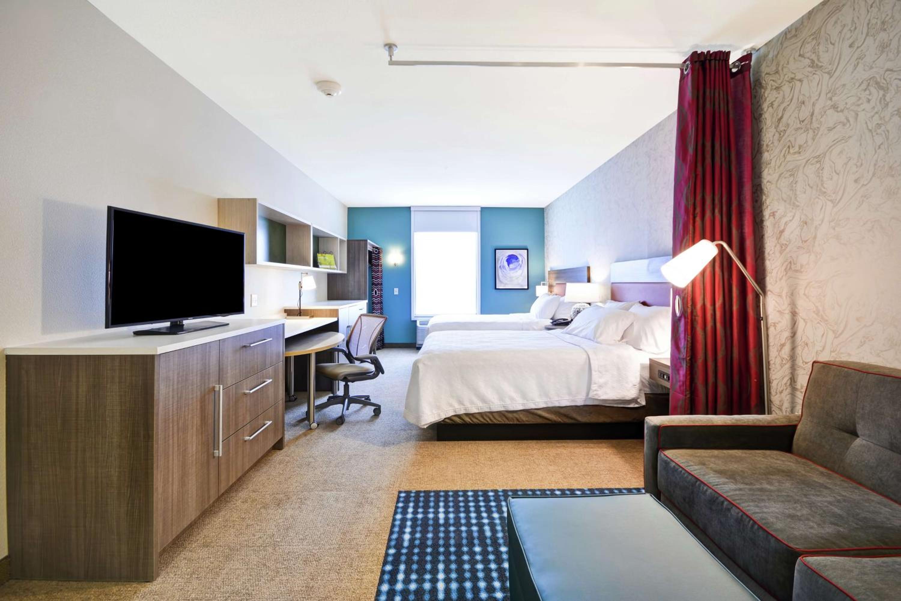 Queen Studio with Two Queen Beds - Non-Smoking