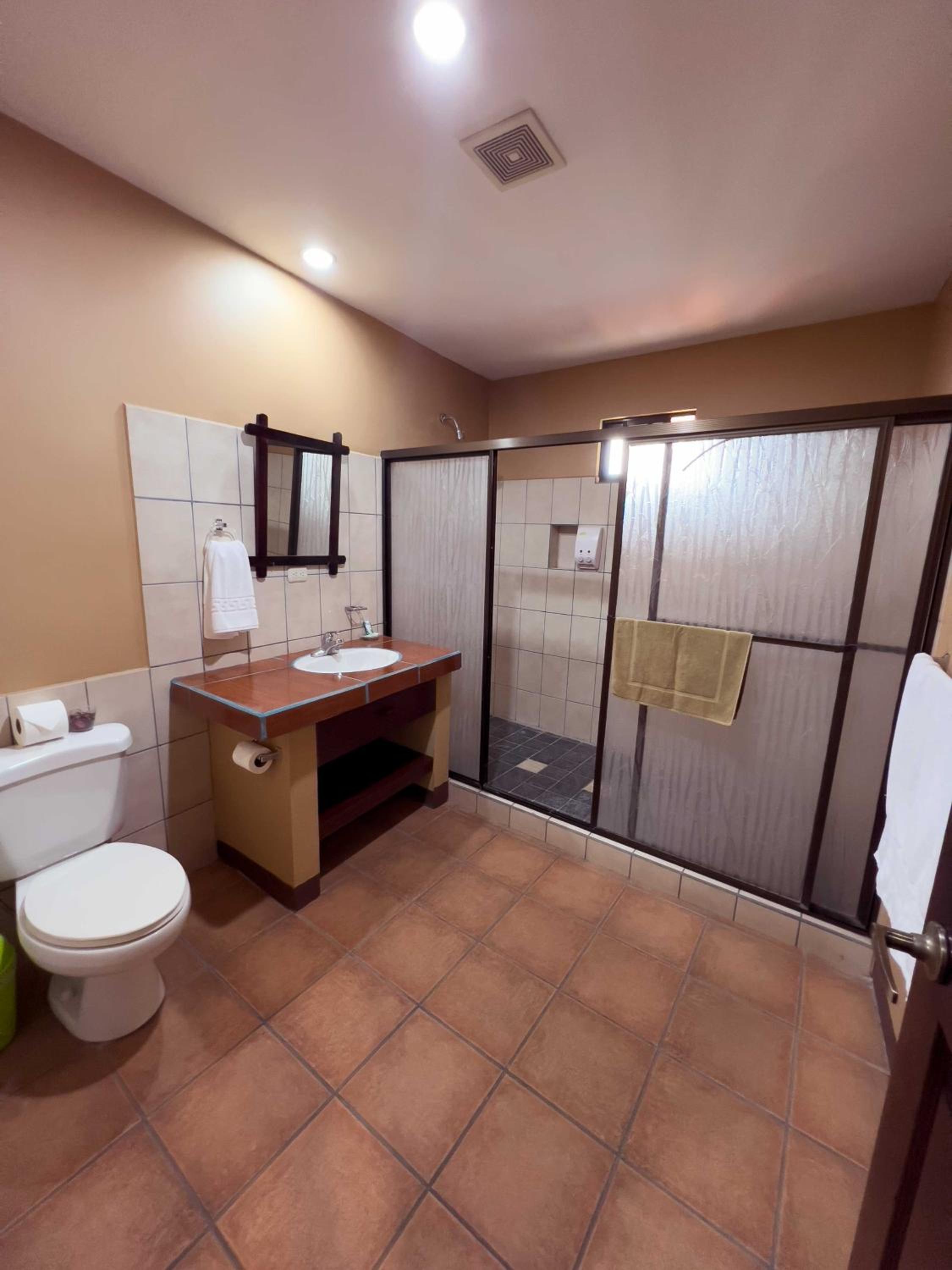 Quadruple Room with Private Bathroom photo 2