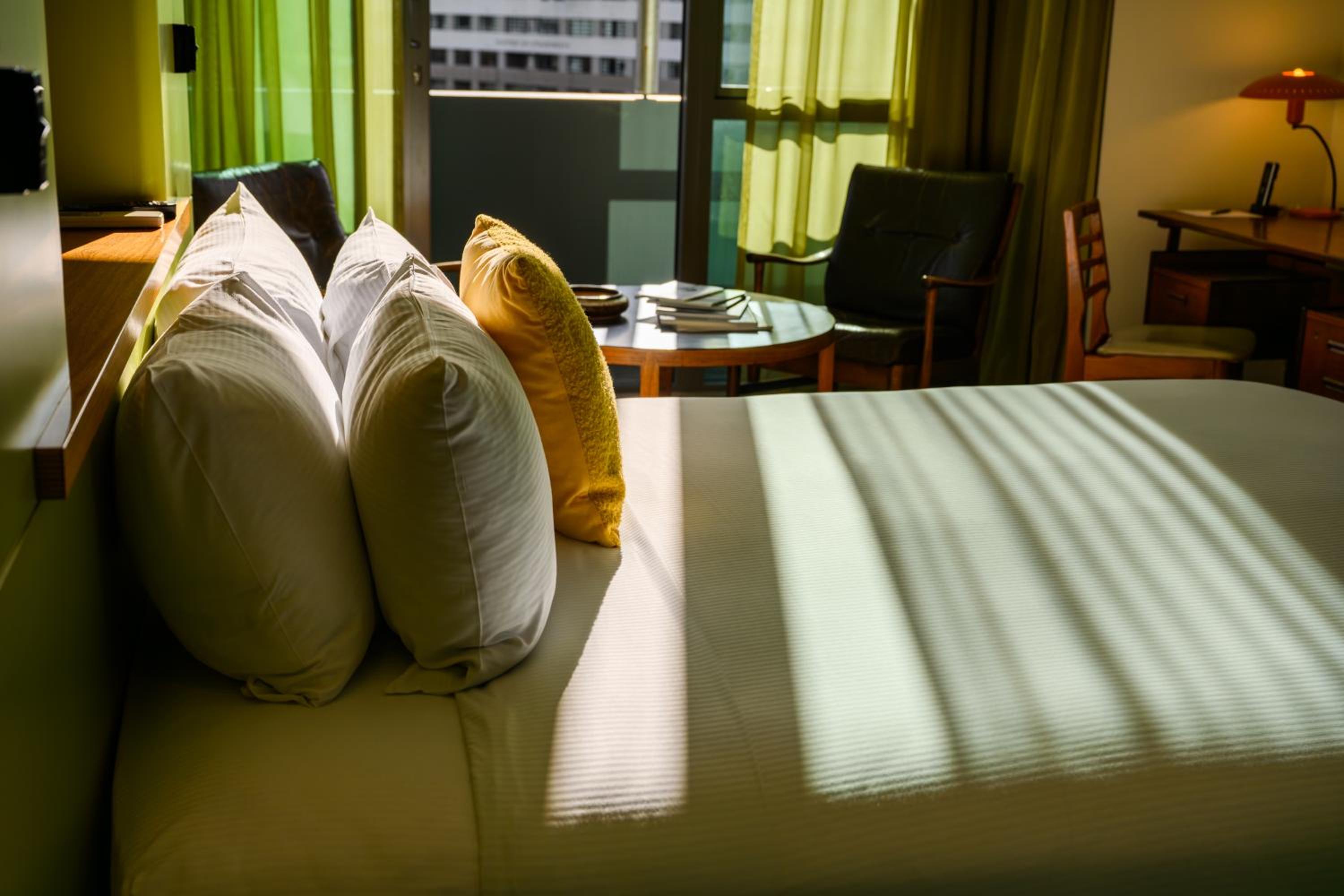 Superior King Room with City Views - Photo 16