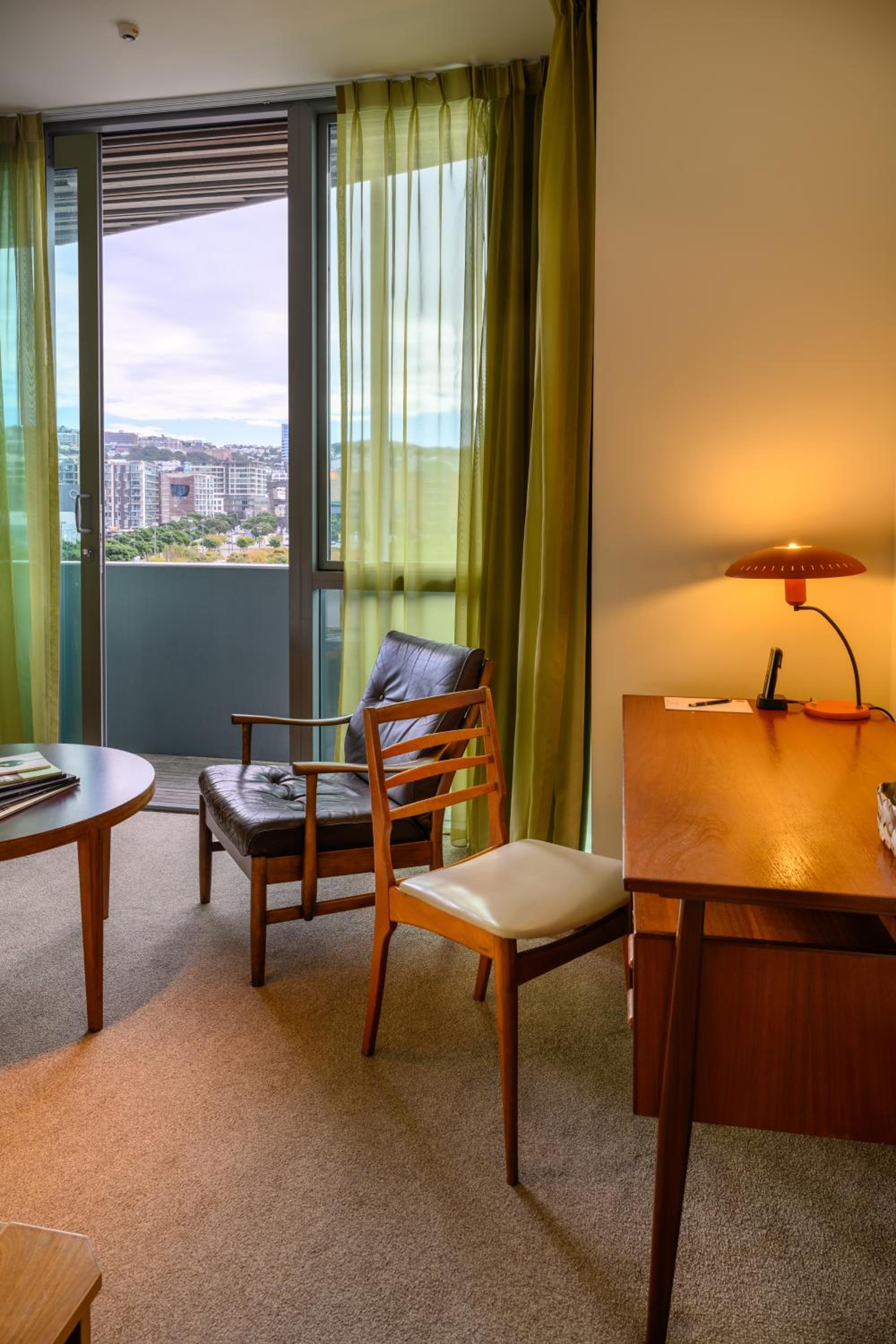 Superior King Room with City Views - Photo 13