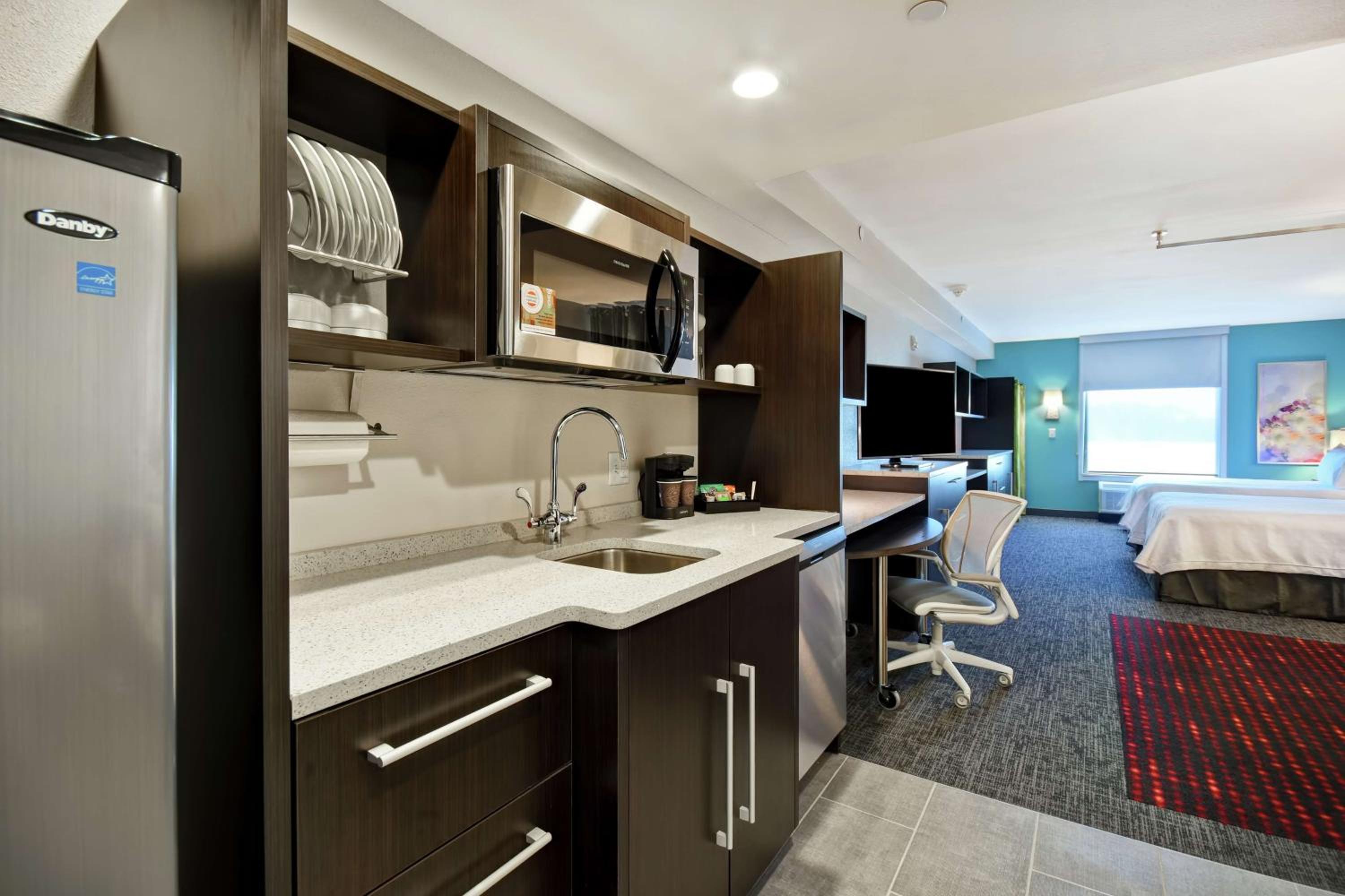 Studio Suite with Two Queen Beds - Hearing Access/Non-Smoking photo 2