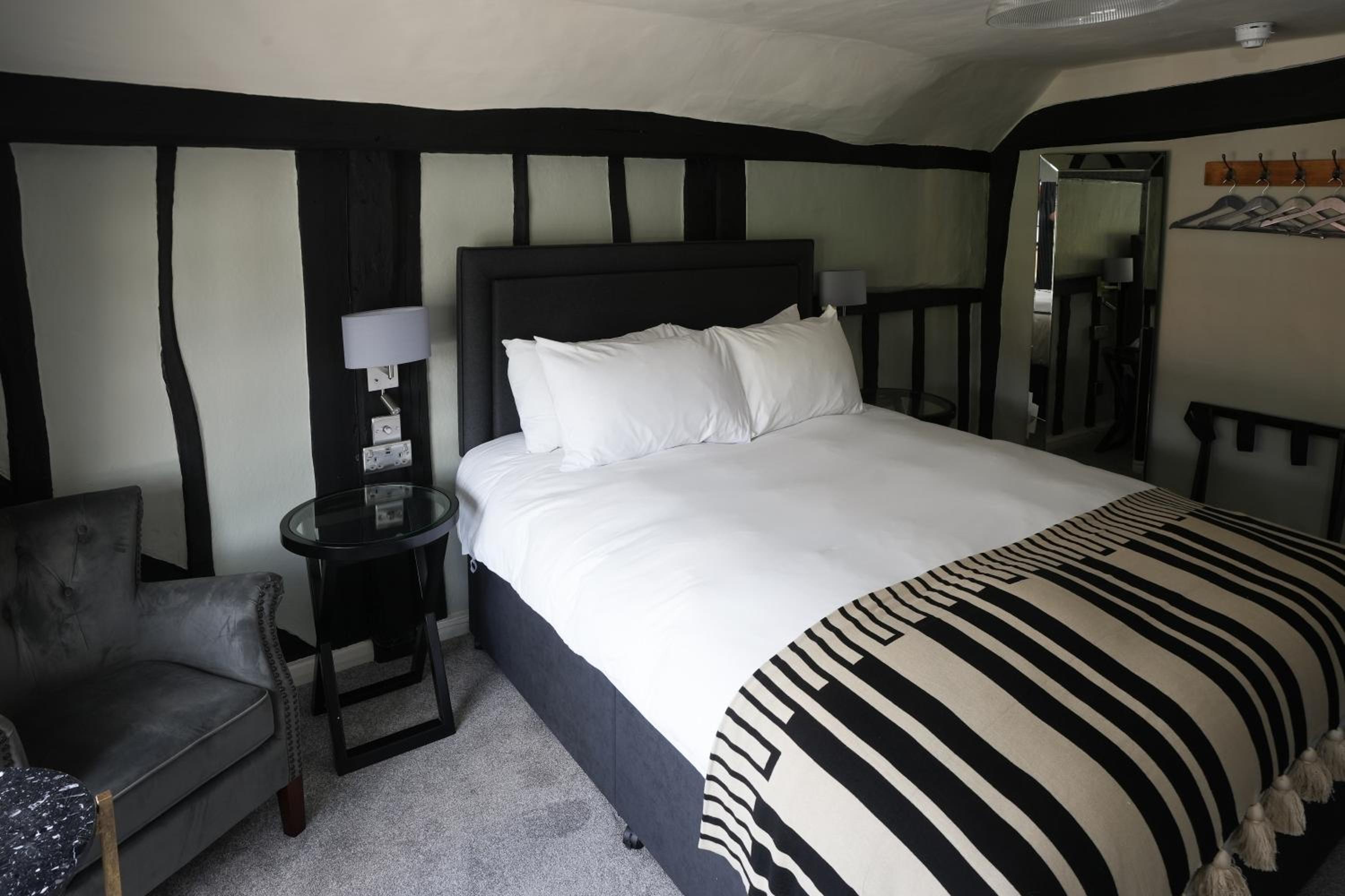 Deluxe King Room photo 2