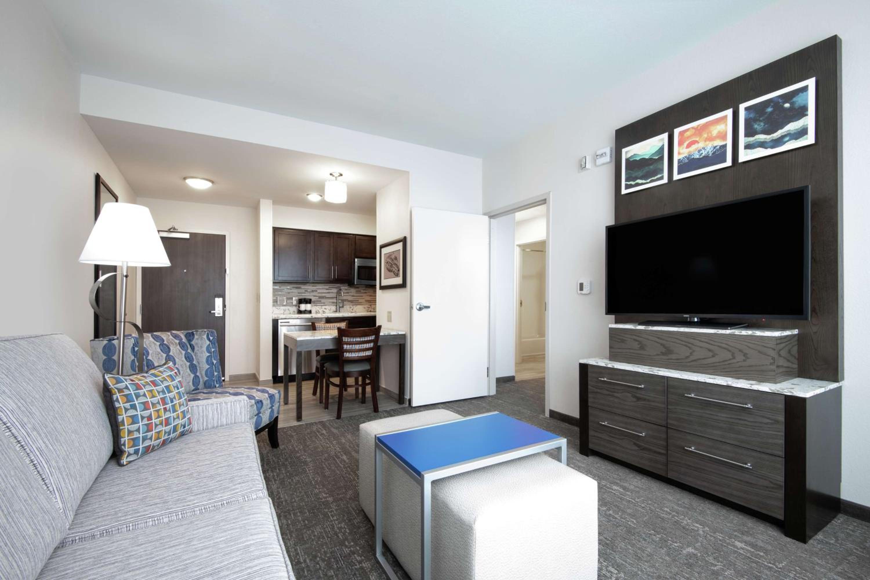 One-Bedroom King Suite - Non-Smoking photo 1