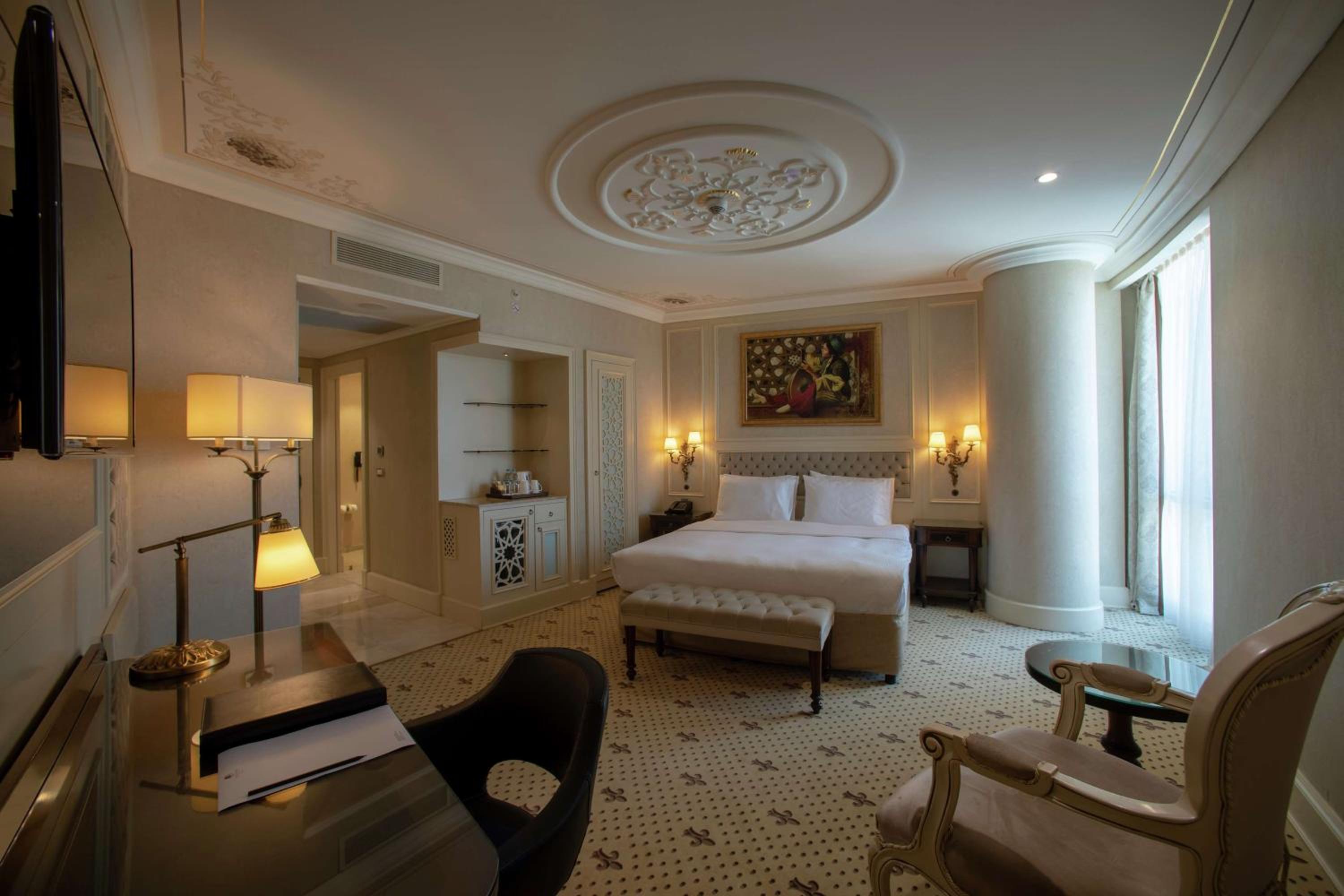 Queen Room