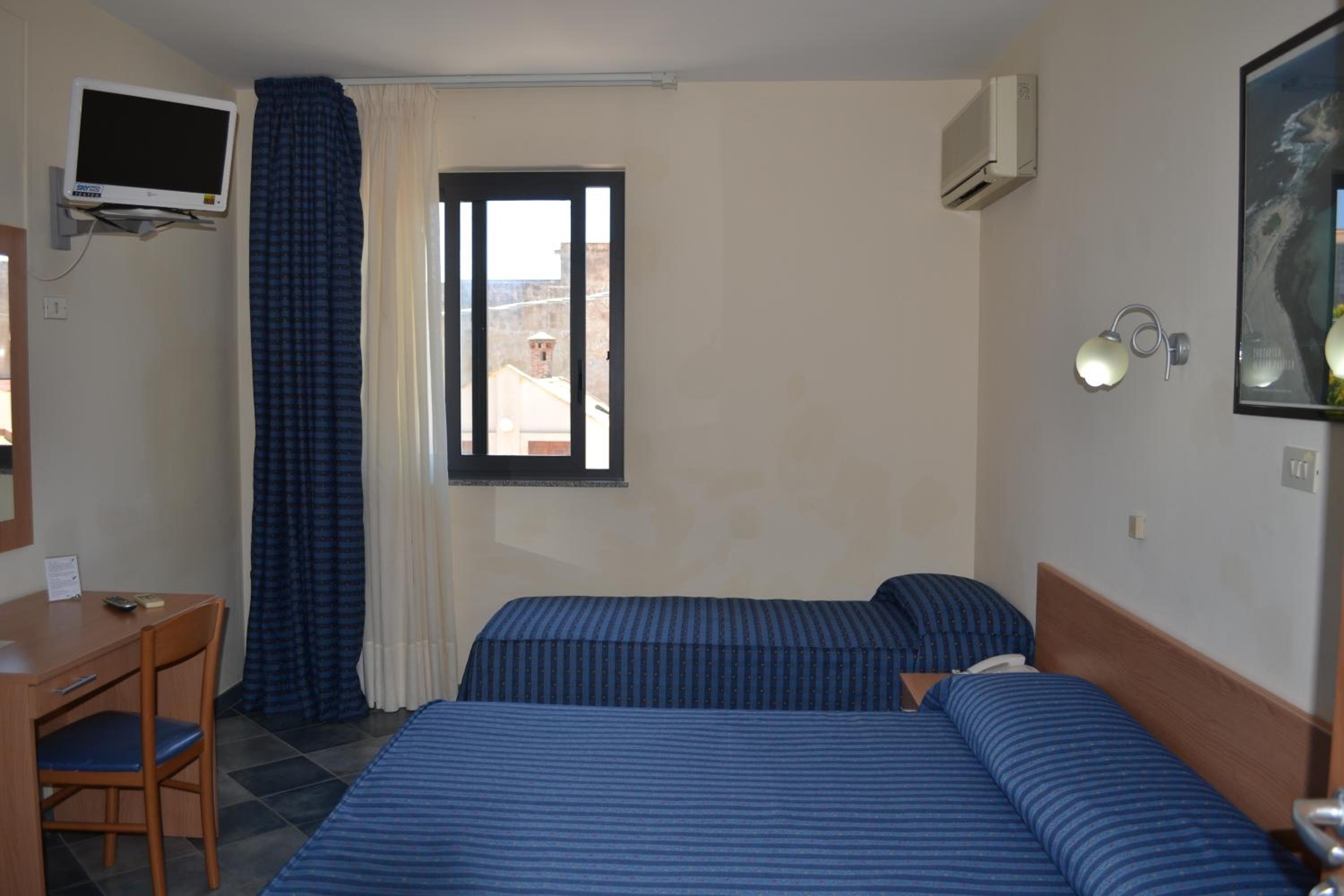 Double or Twin Room photo 1