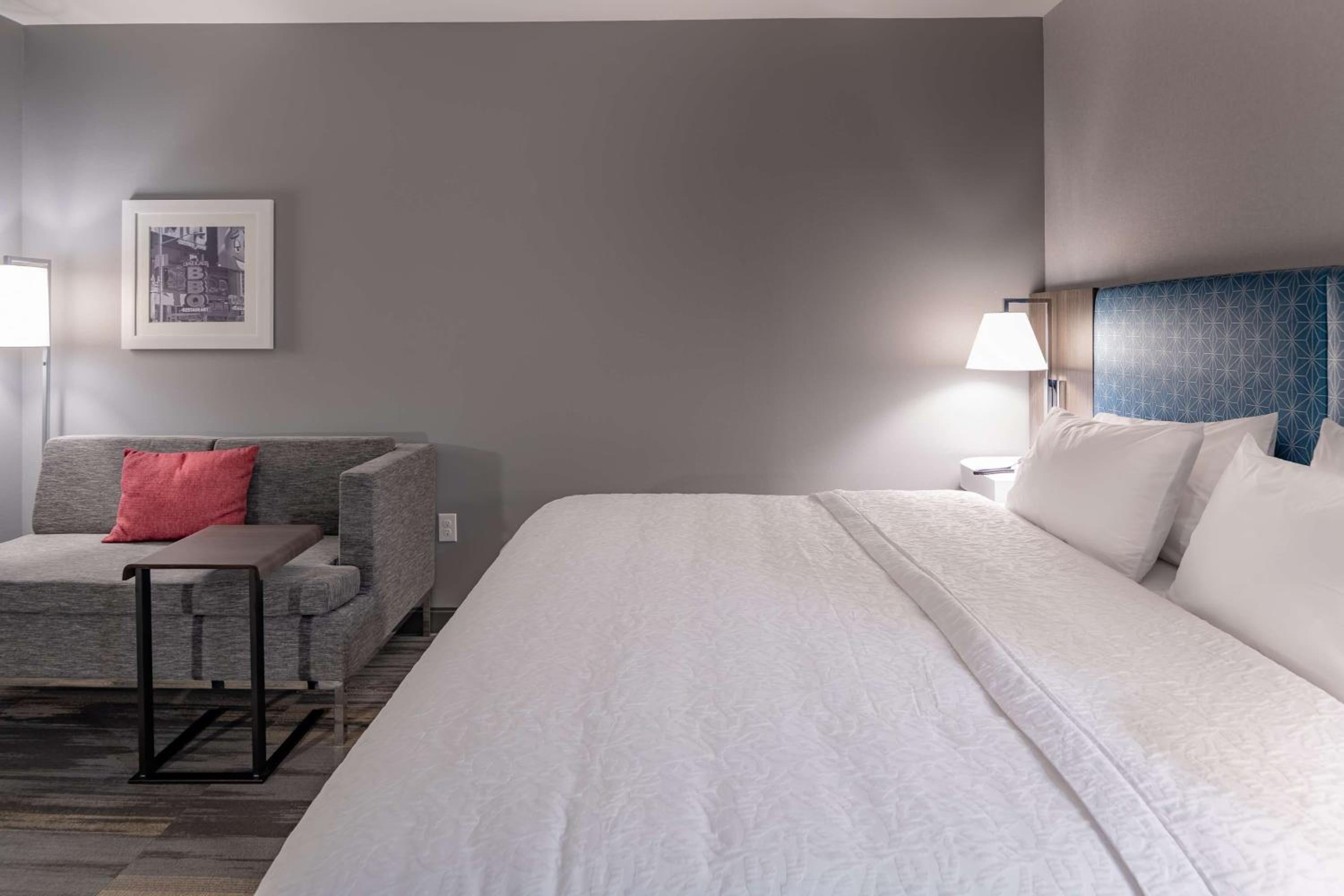 King Room with Sofa Bed photo 3