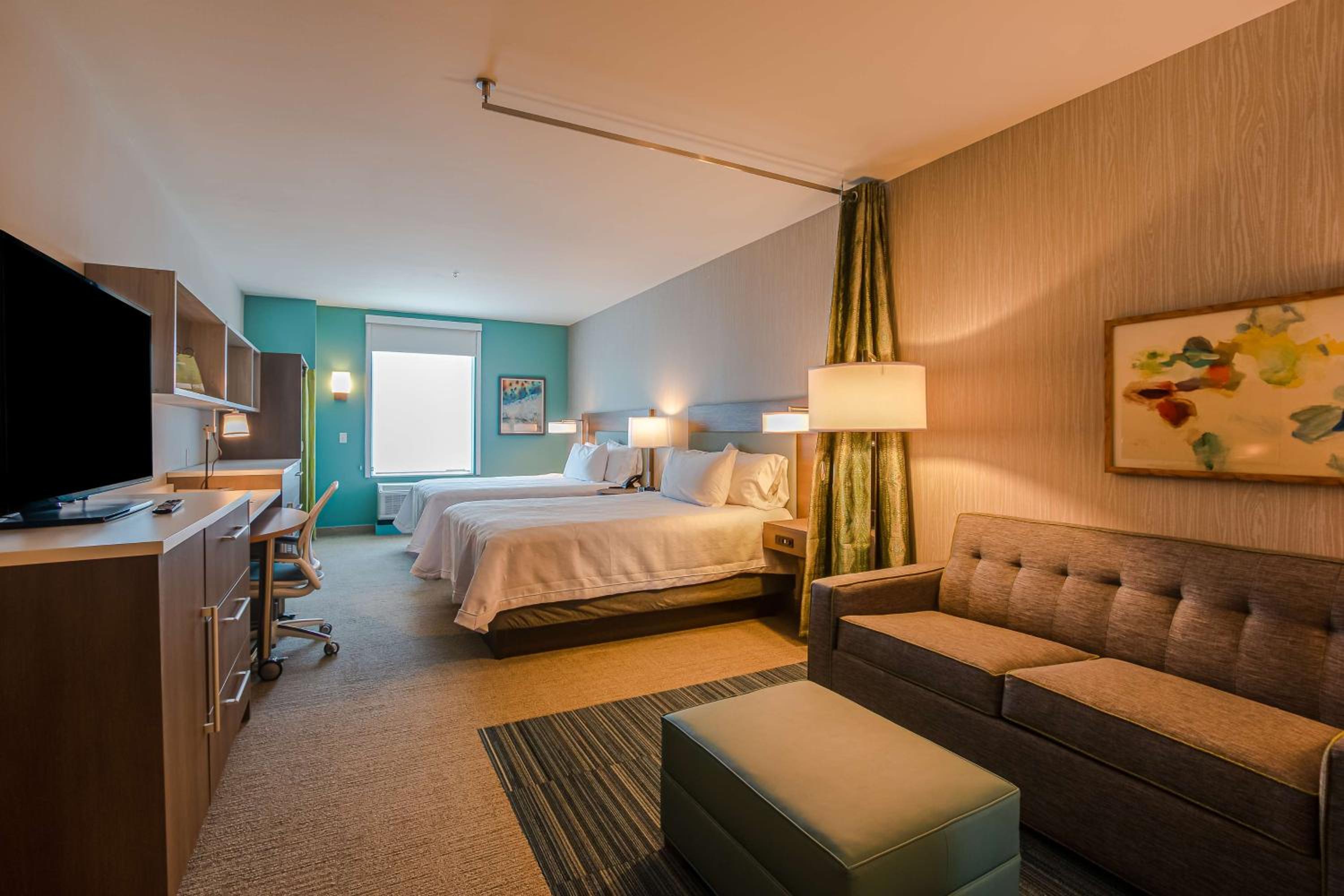 Queen Studio with Two Queen Beds - Mobility and Hearing Access/Non-Smoking