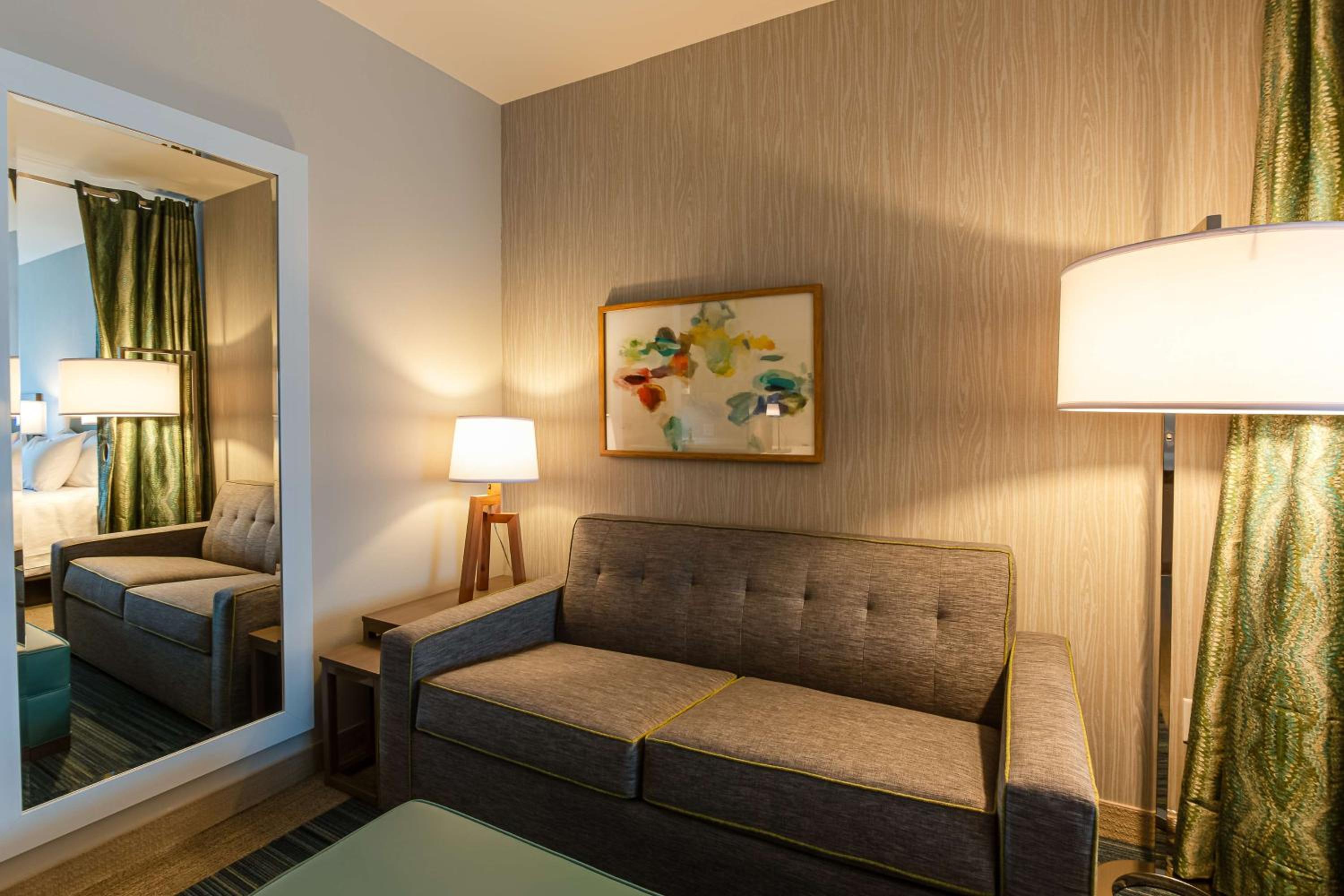 Premium Queen Studio with Two Queen Beds - Non-Smoking photo 1
