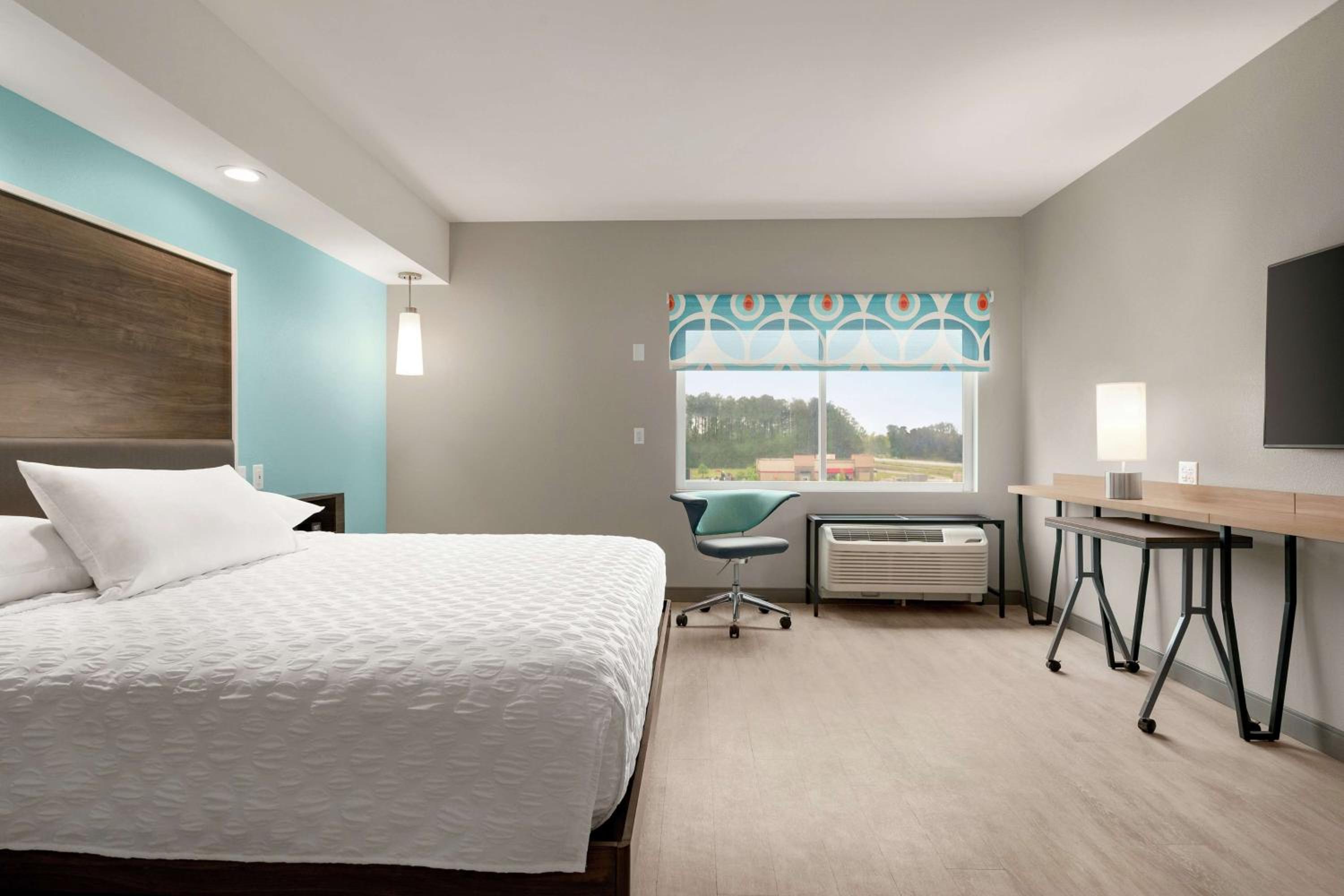 King Room with Accessible Tub - Mobility Access - Photo 4