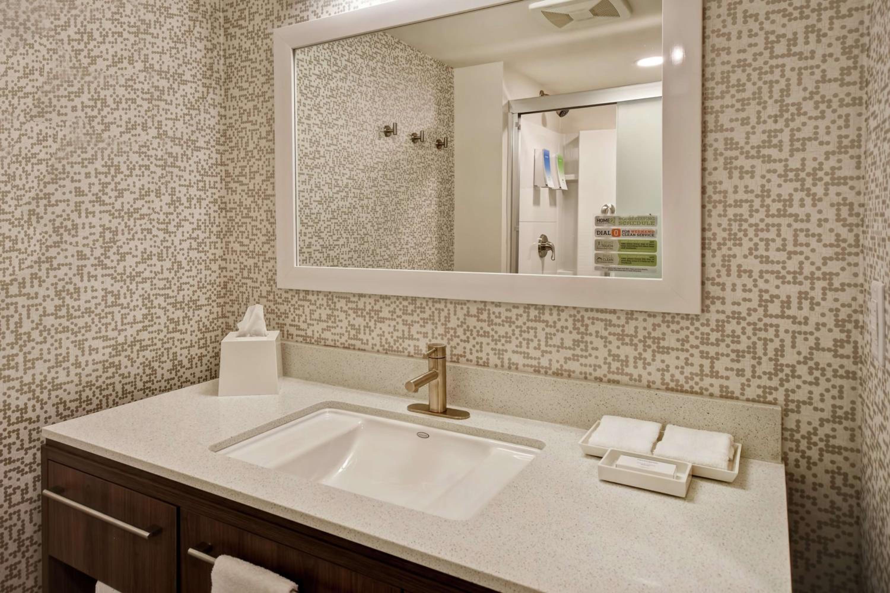 King Studio Suite - Non-Smoking photo 2