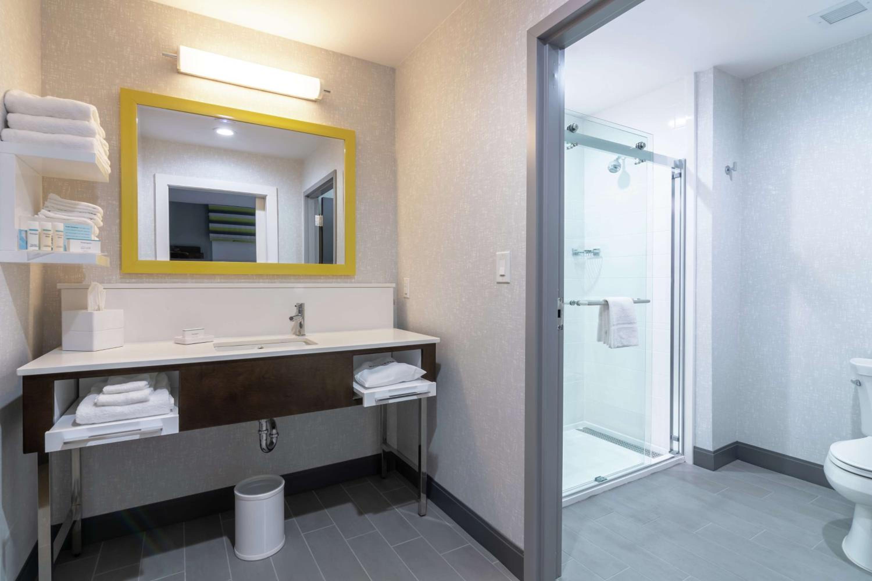 King Studio Suite - Hearing Access/Non-Smoking photo 2