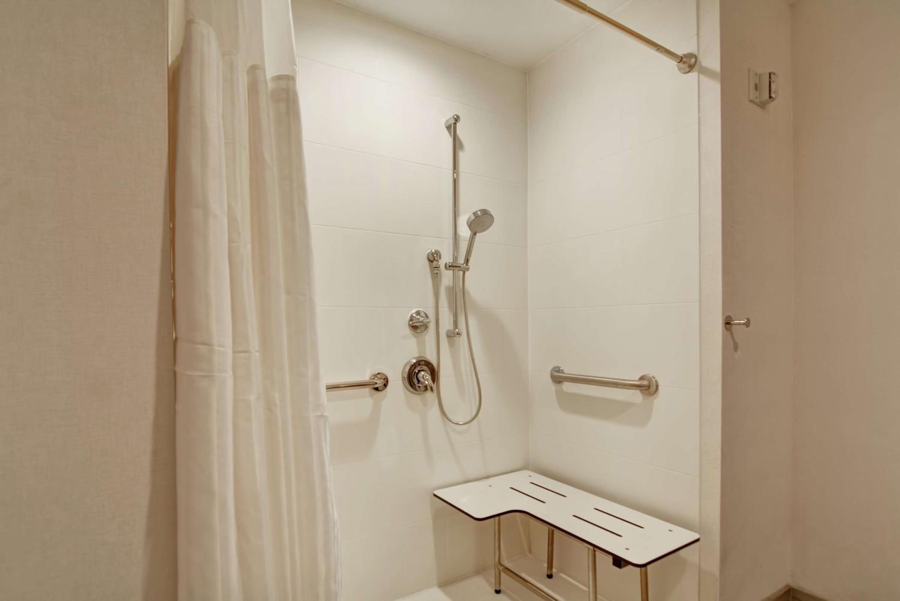 King Room with Roll-In Shower - Mobility Access