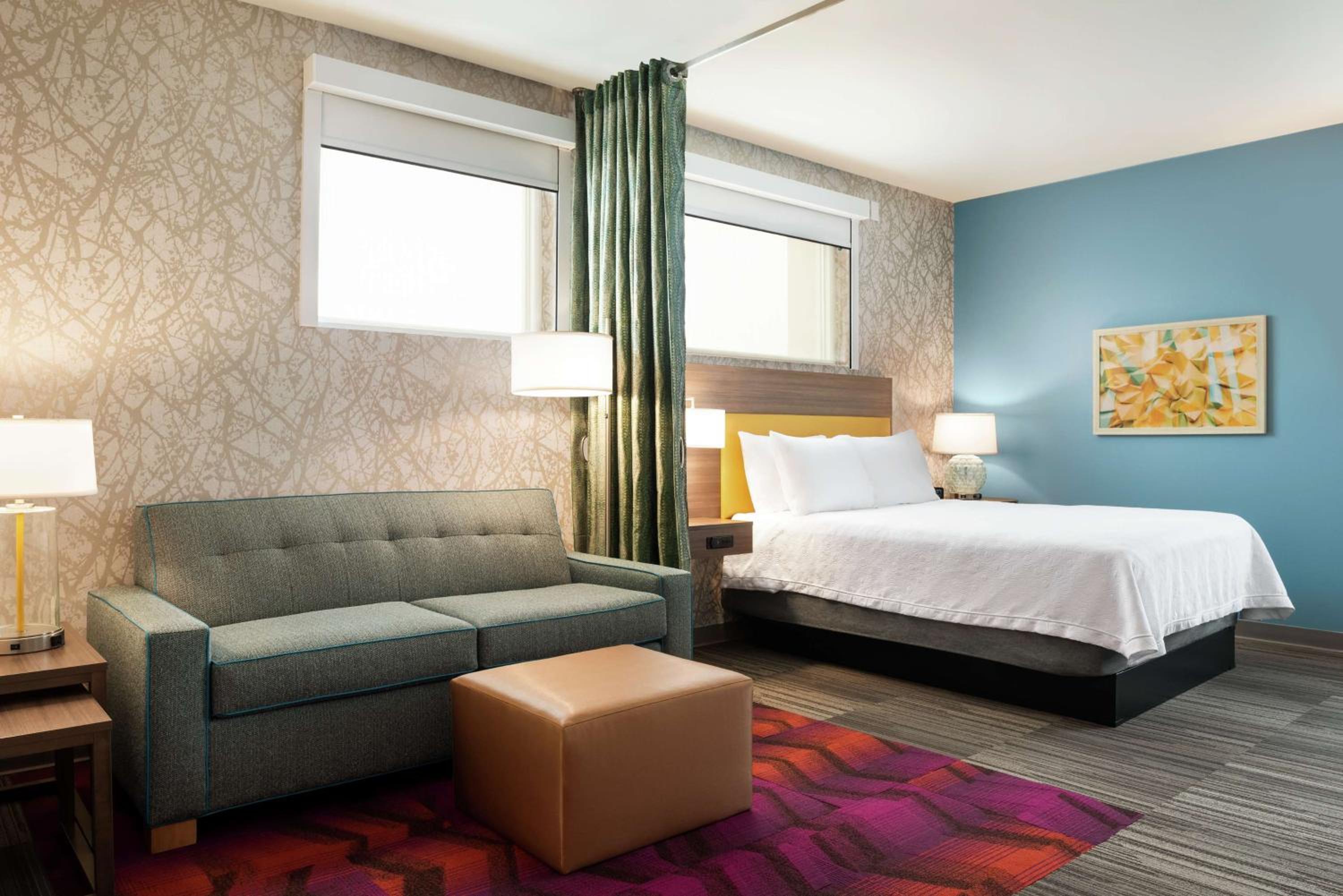 Queen Suite - Mobility Access/Non-Smoking - Photo 3
