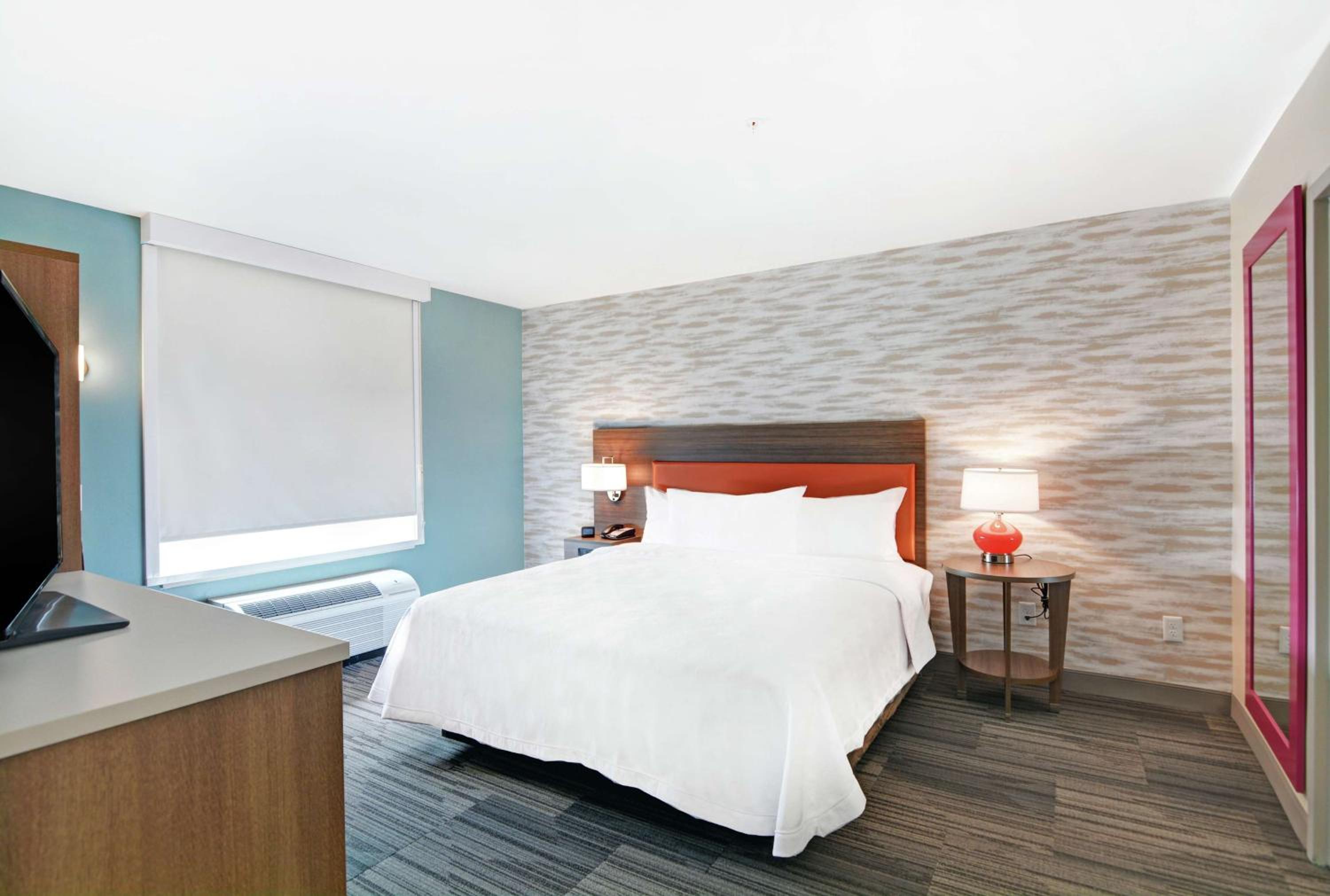 King Suite - Hearing Access/Non-Smoking - Photo 4