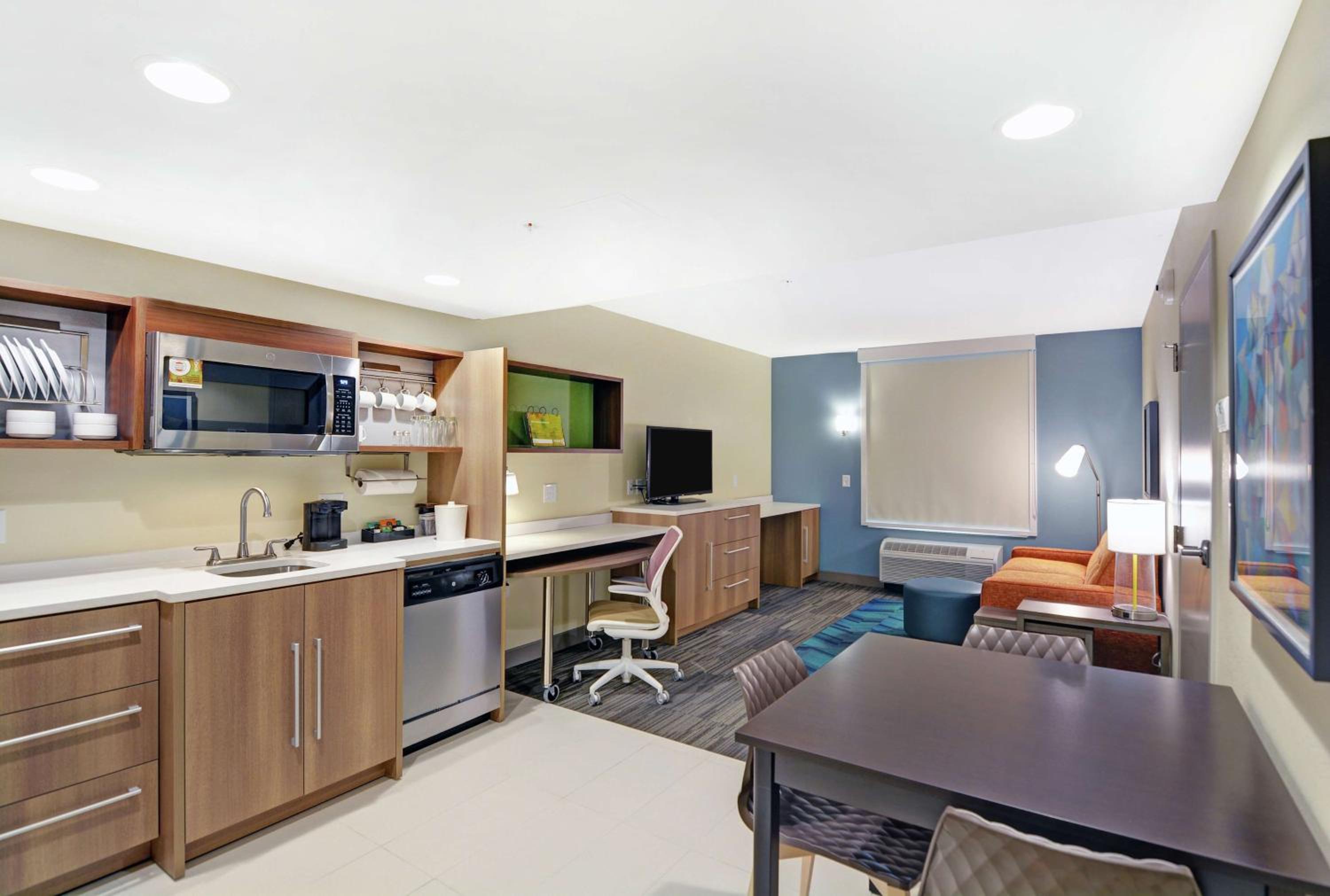 One-Bedroom King Suite - Non-Smoking - Photo 3