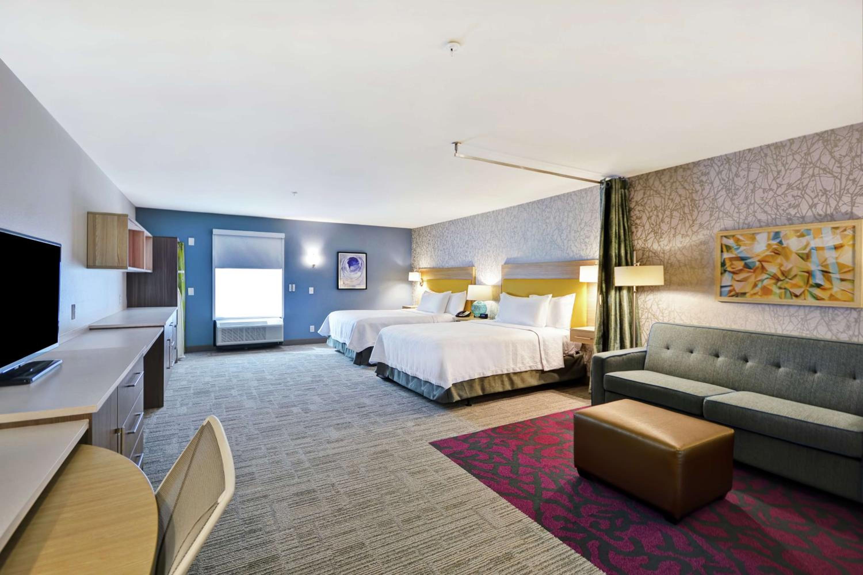Queen Studio with Two Queen Beds - Mobility Access/Non-Smoking photo 3