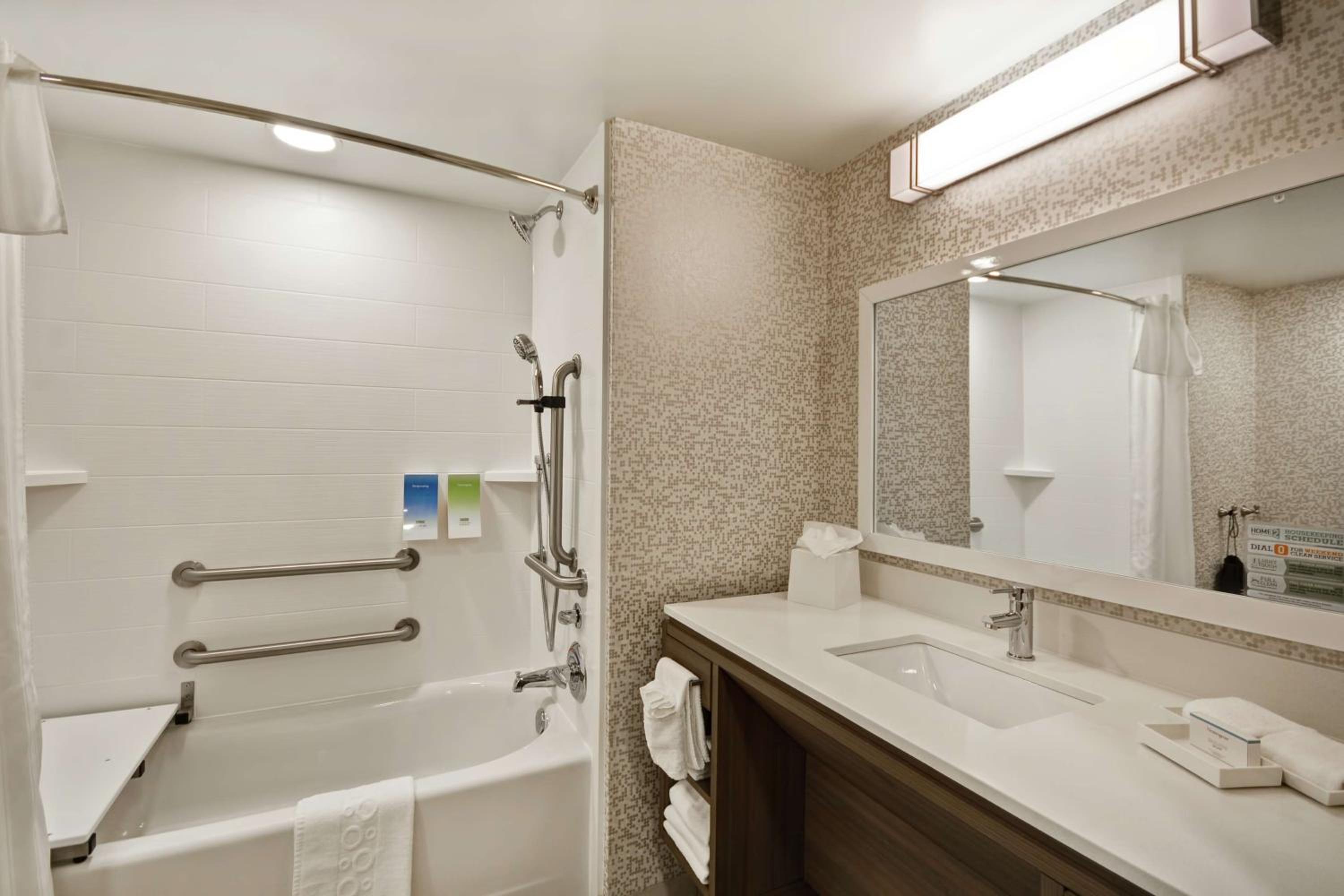 King Studio Suite - Mobility Access/Non-Smoking photo 2