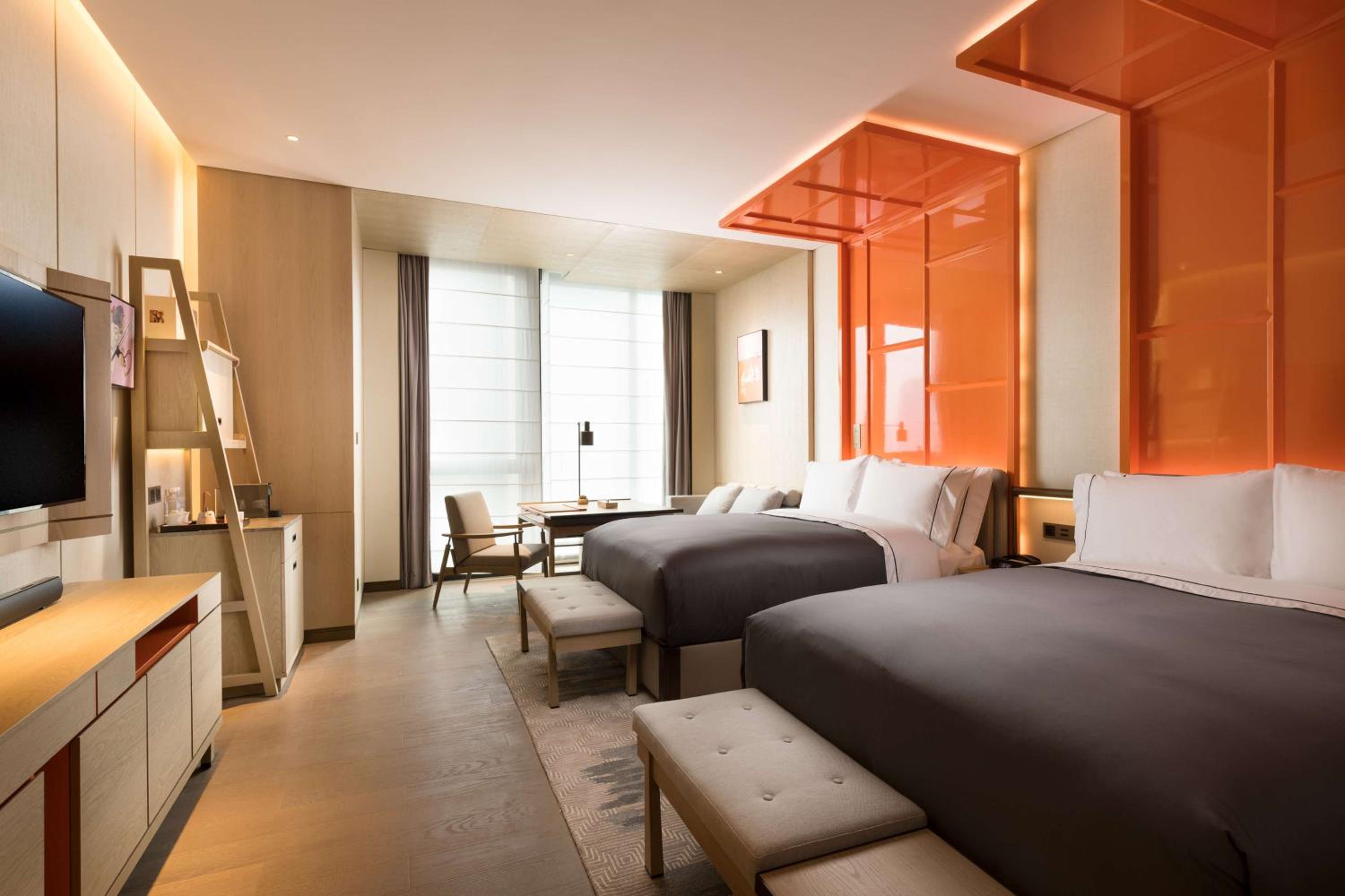 Queen Room with Two Queen Beds and Skyline Tianfu Square View