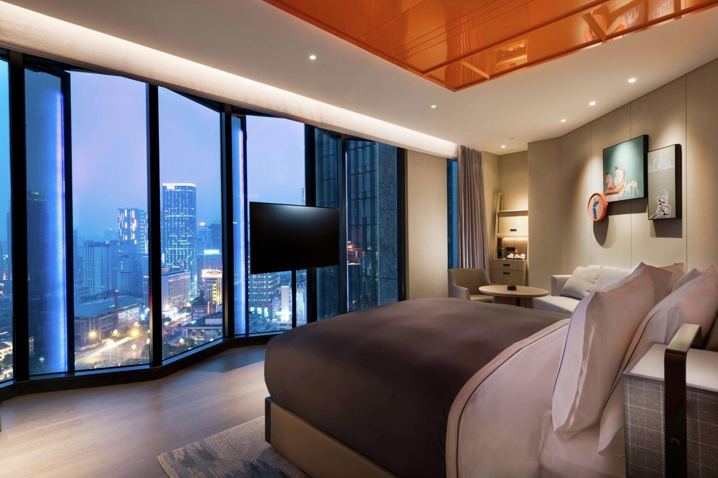 Grand King Room with Skyline Tianfu Square View