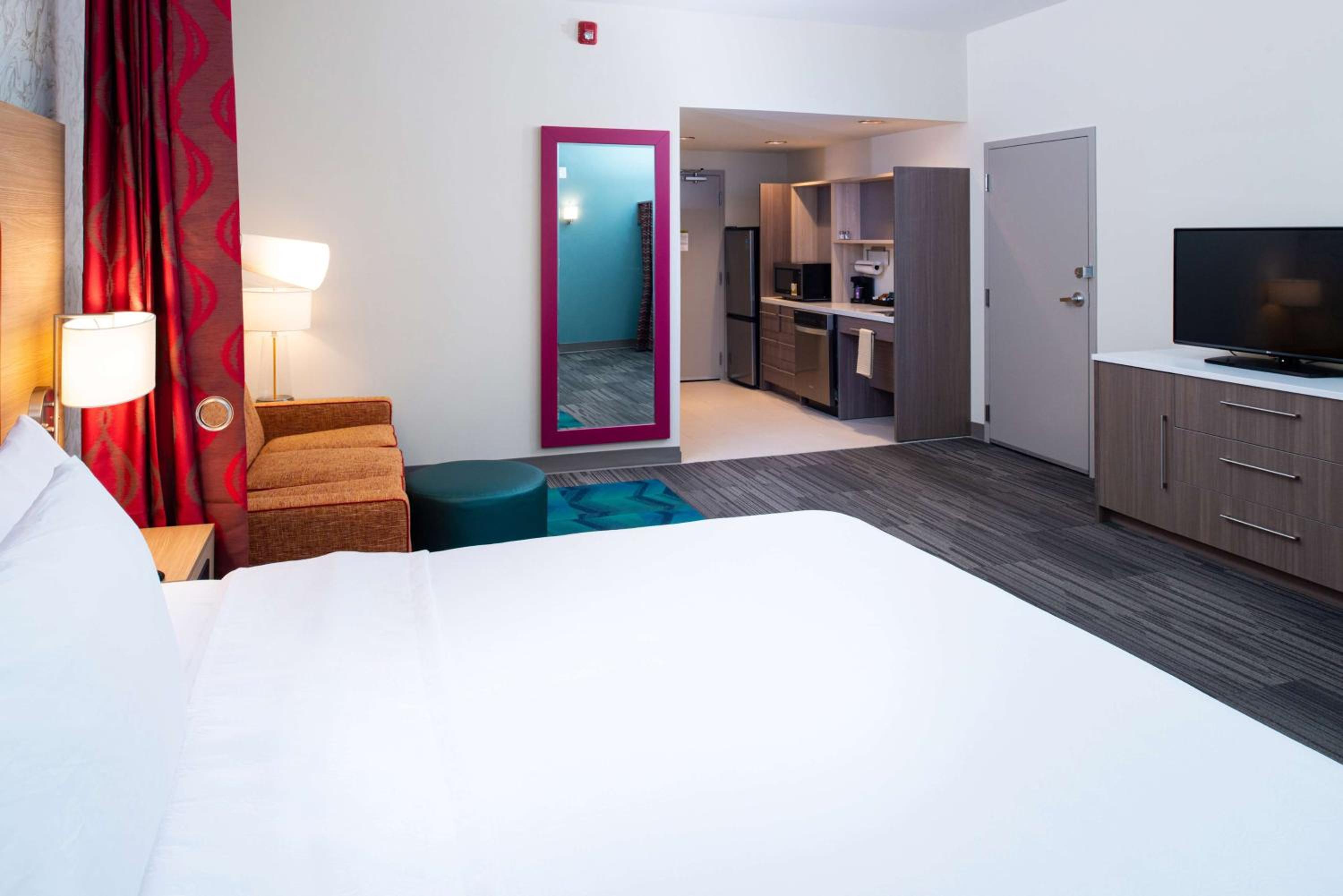 King Studio Suite - Mobility Access/Non-Smoking - Photo 3
