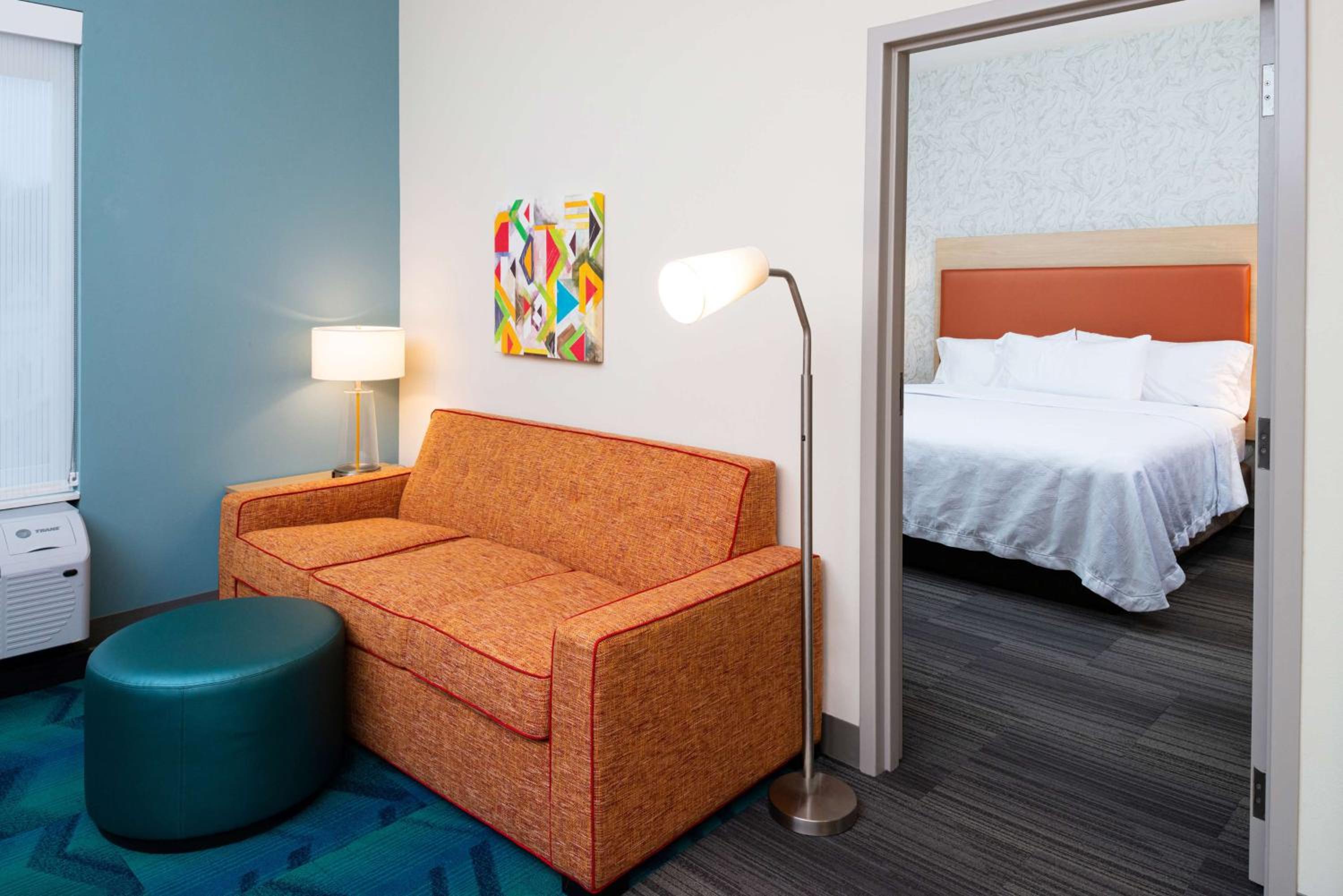 One-Bedroom King Suite - Non-Smoking - Photo 2