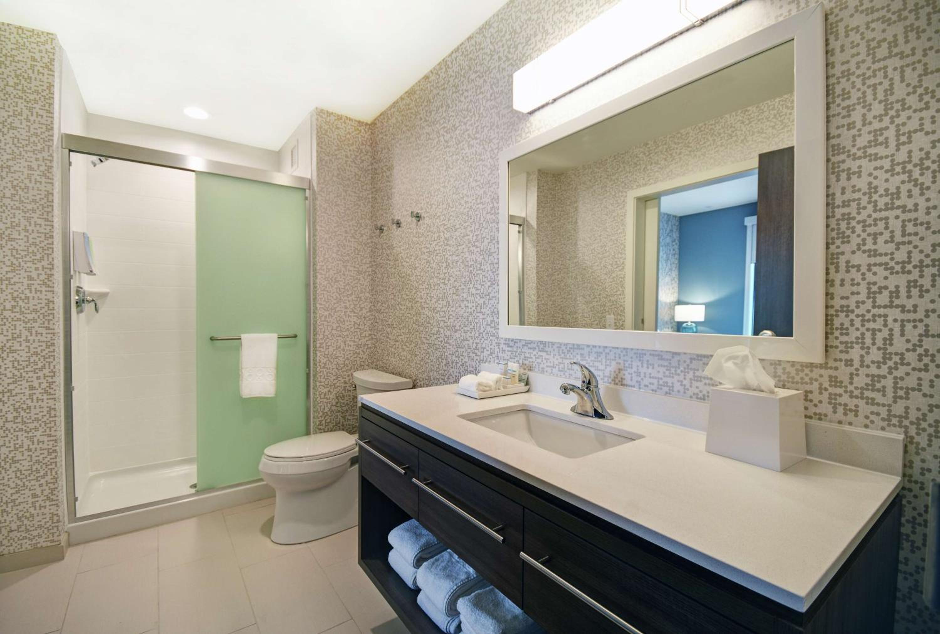 One-Bedroom King Suite - Non-Smoking - Photo 3