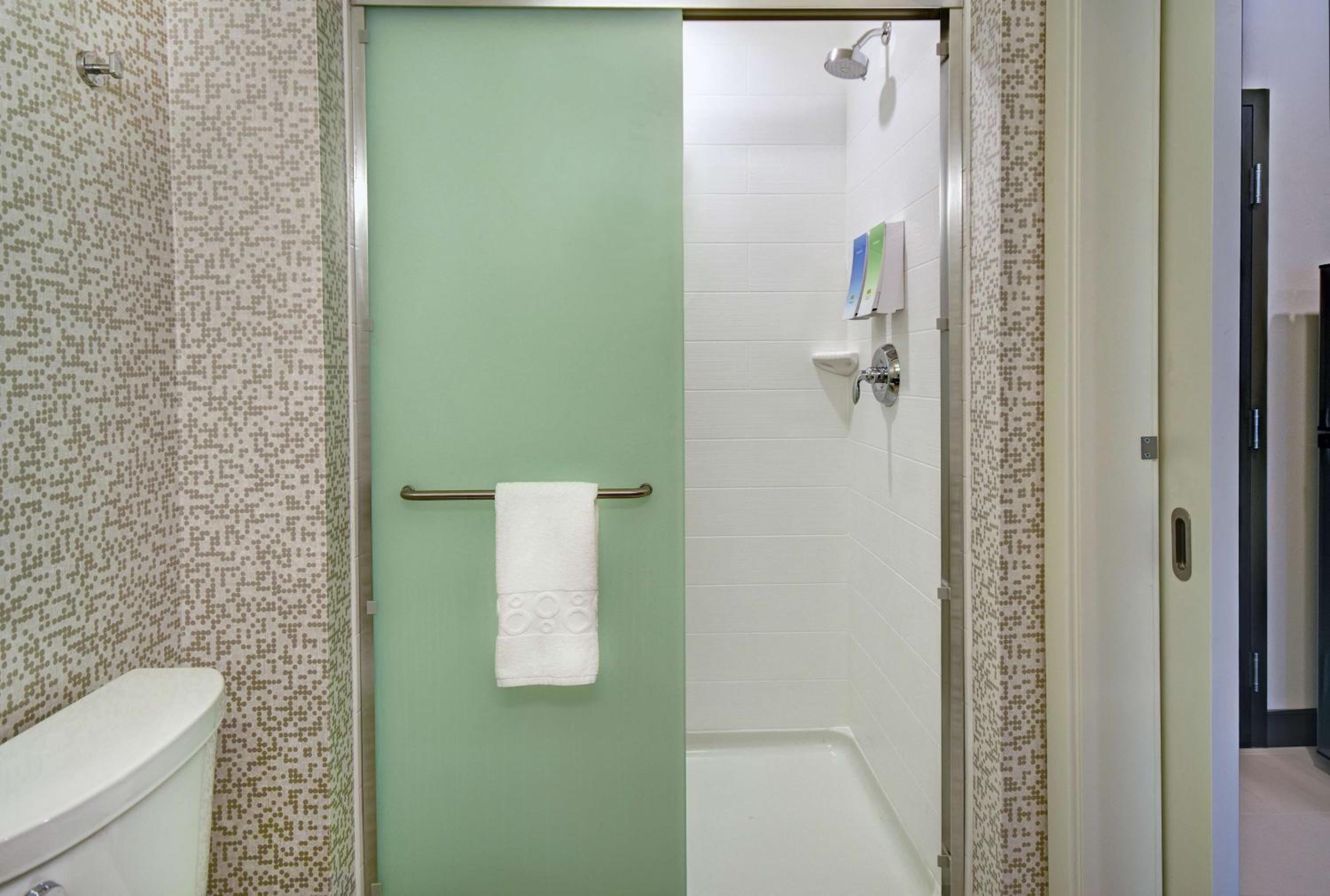 King Studio Suite - Non-Smoking - Photo 3