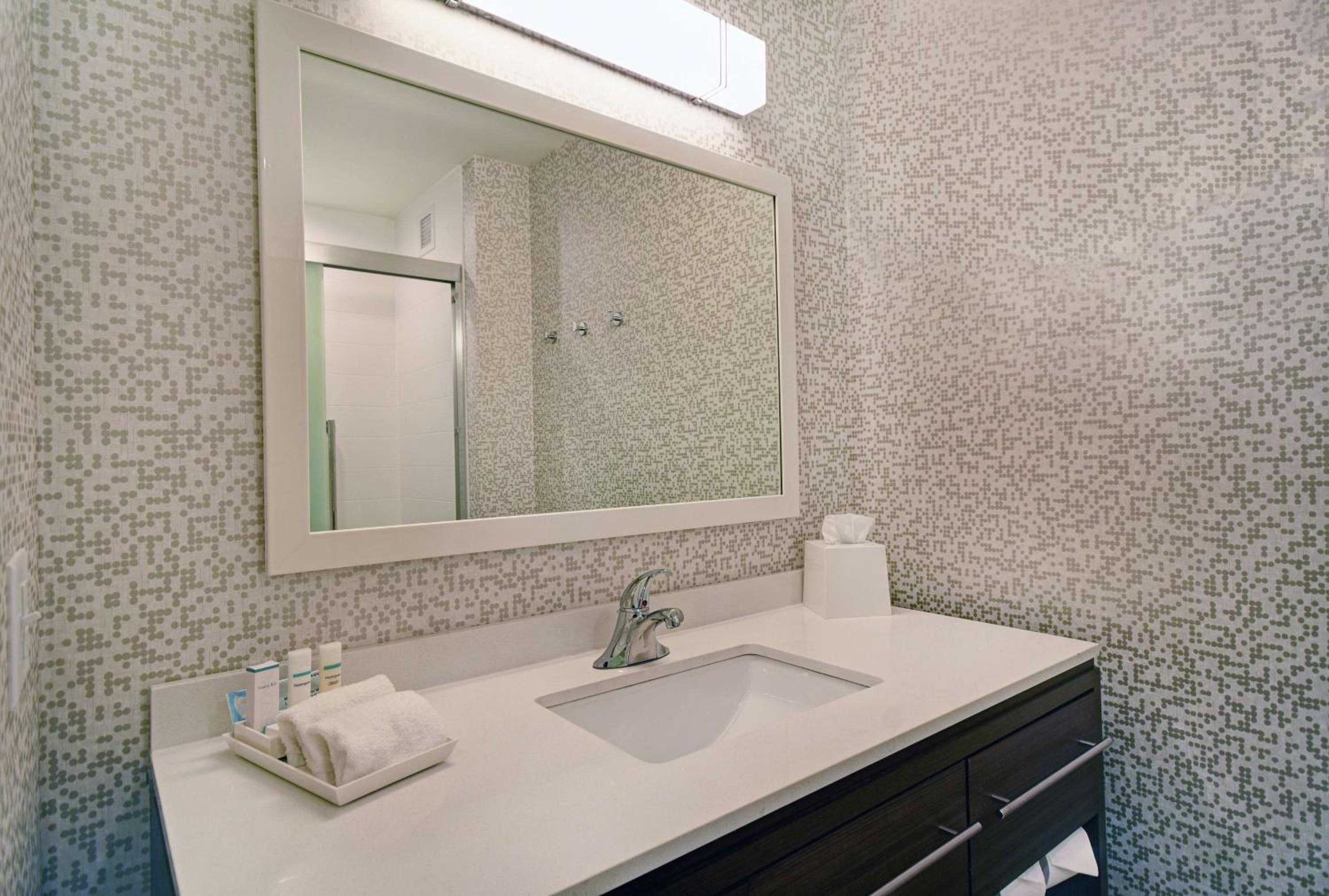 King Studio Suite - Non-Smoking - Photo 6