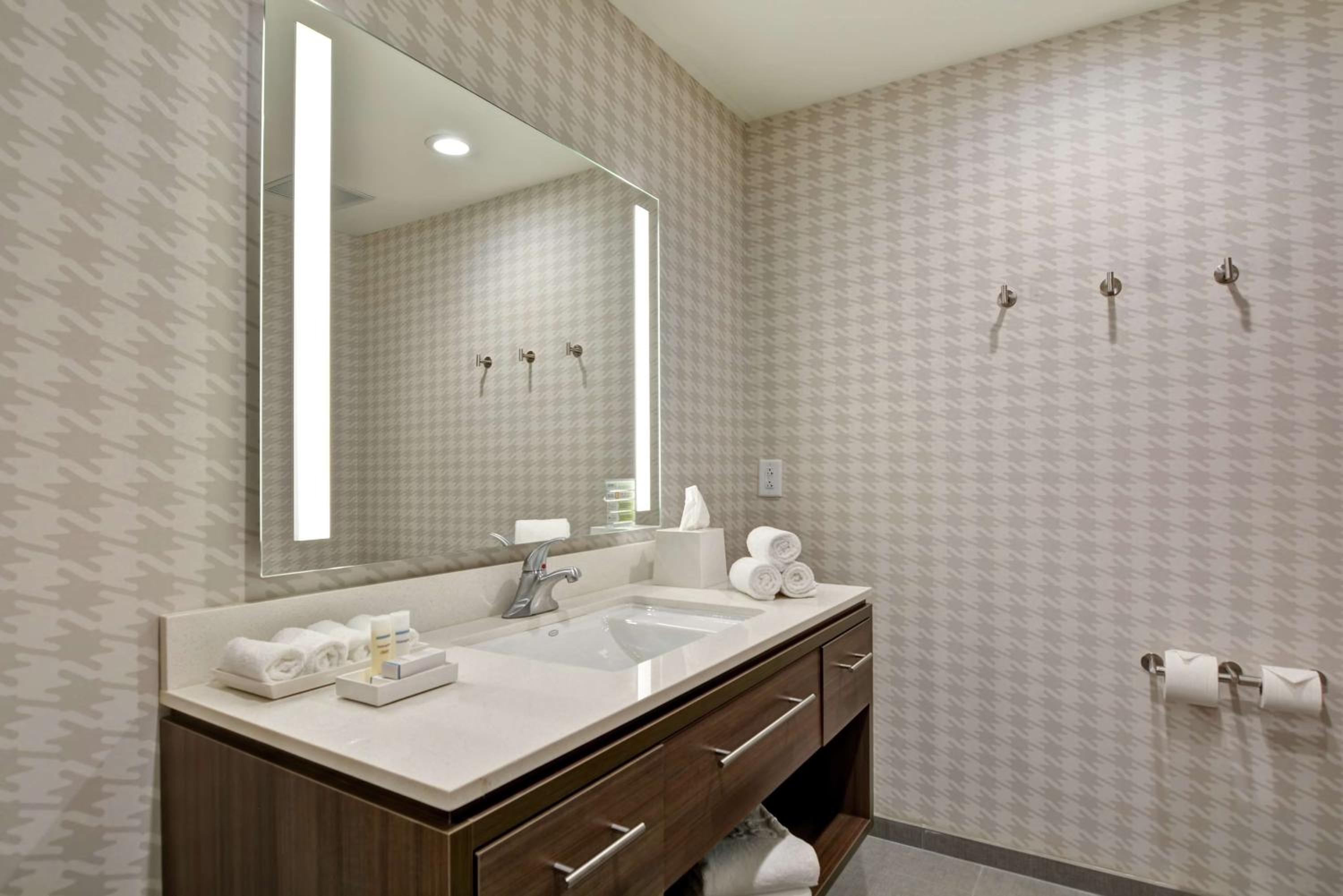 King Studio Suite - Non-Smoking photo 3