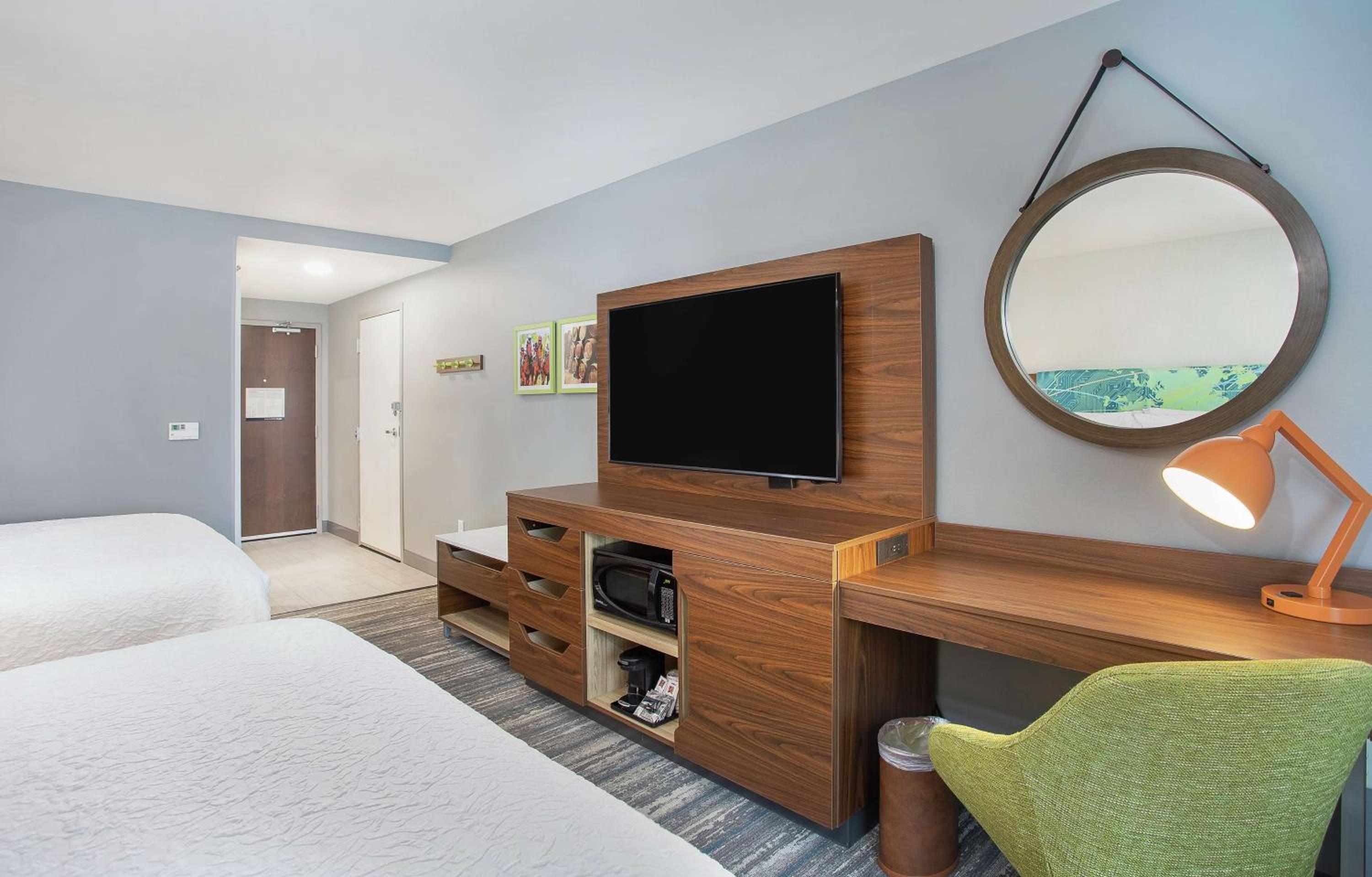 Queen Room with Two Queen Beds - Photo 1