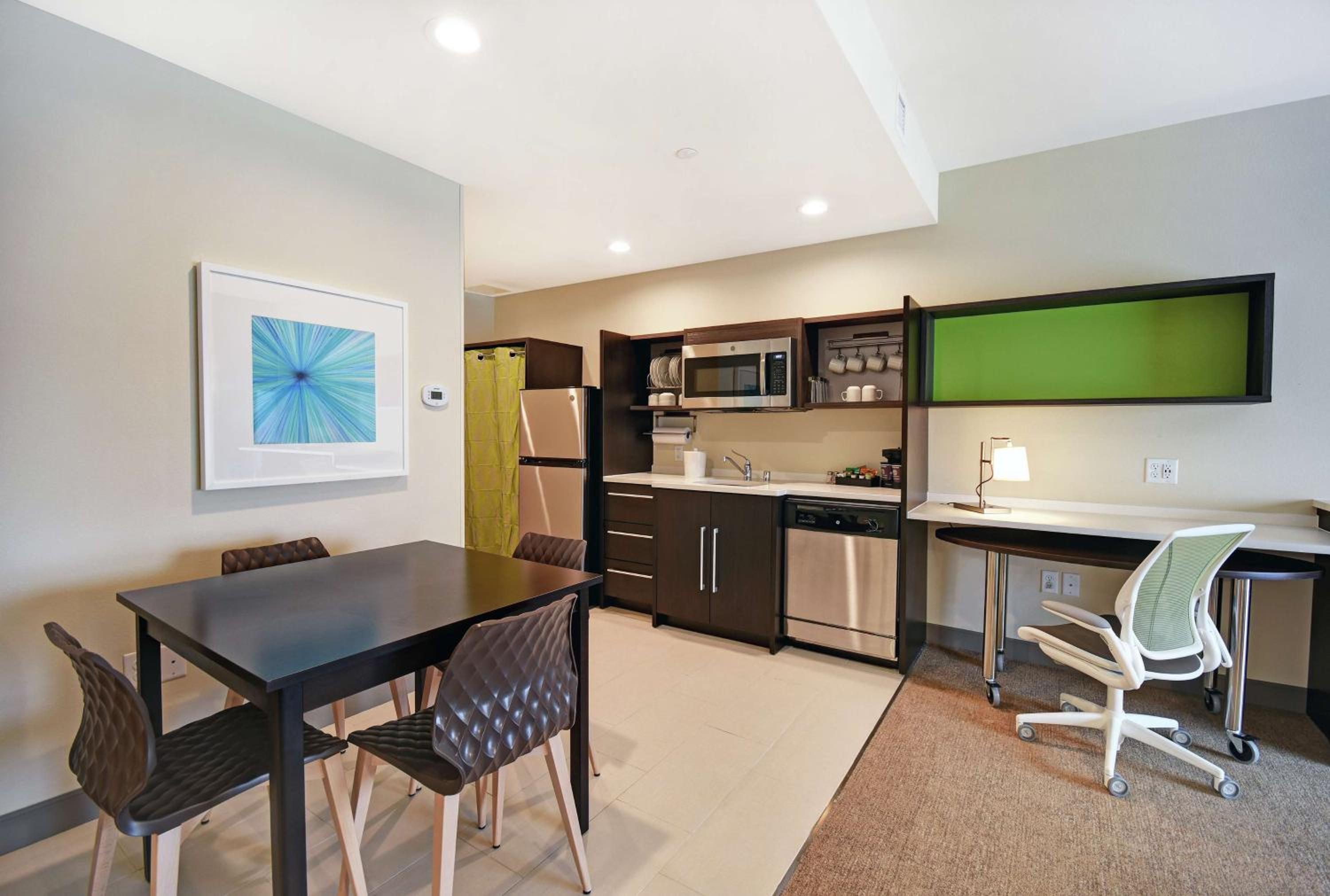 One-Bedroom King Suite - Non-Smoking - Photo 5
