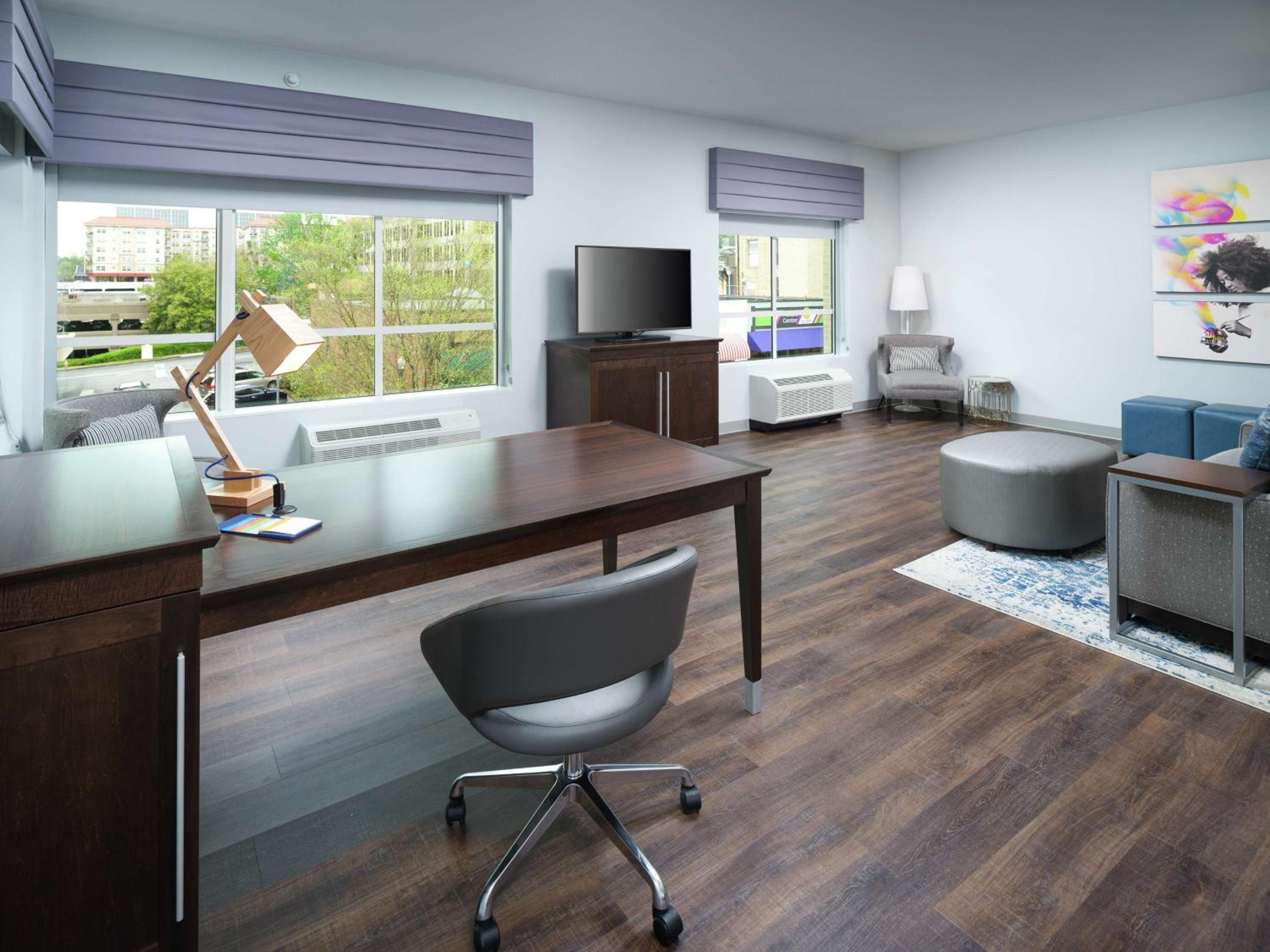 Corner King Suite - Hearing Accessible/Non-Smoking photo 2
