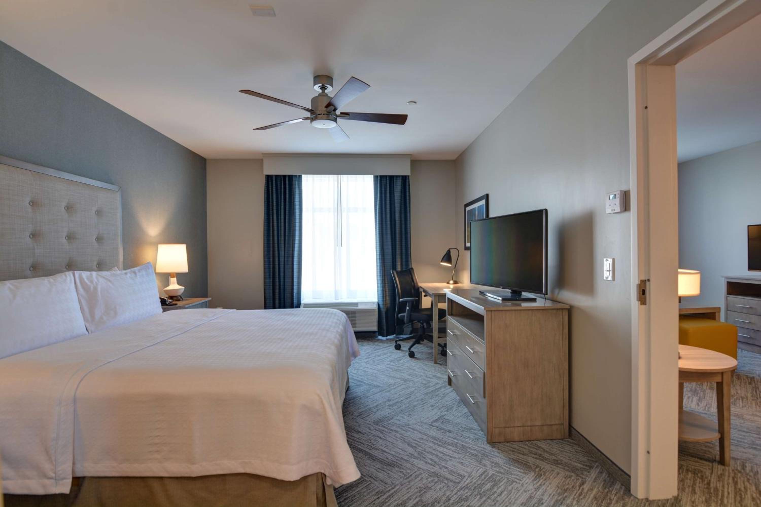 Two-Bedroom Suite - Hearing Accessible/Non-Smoking