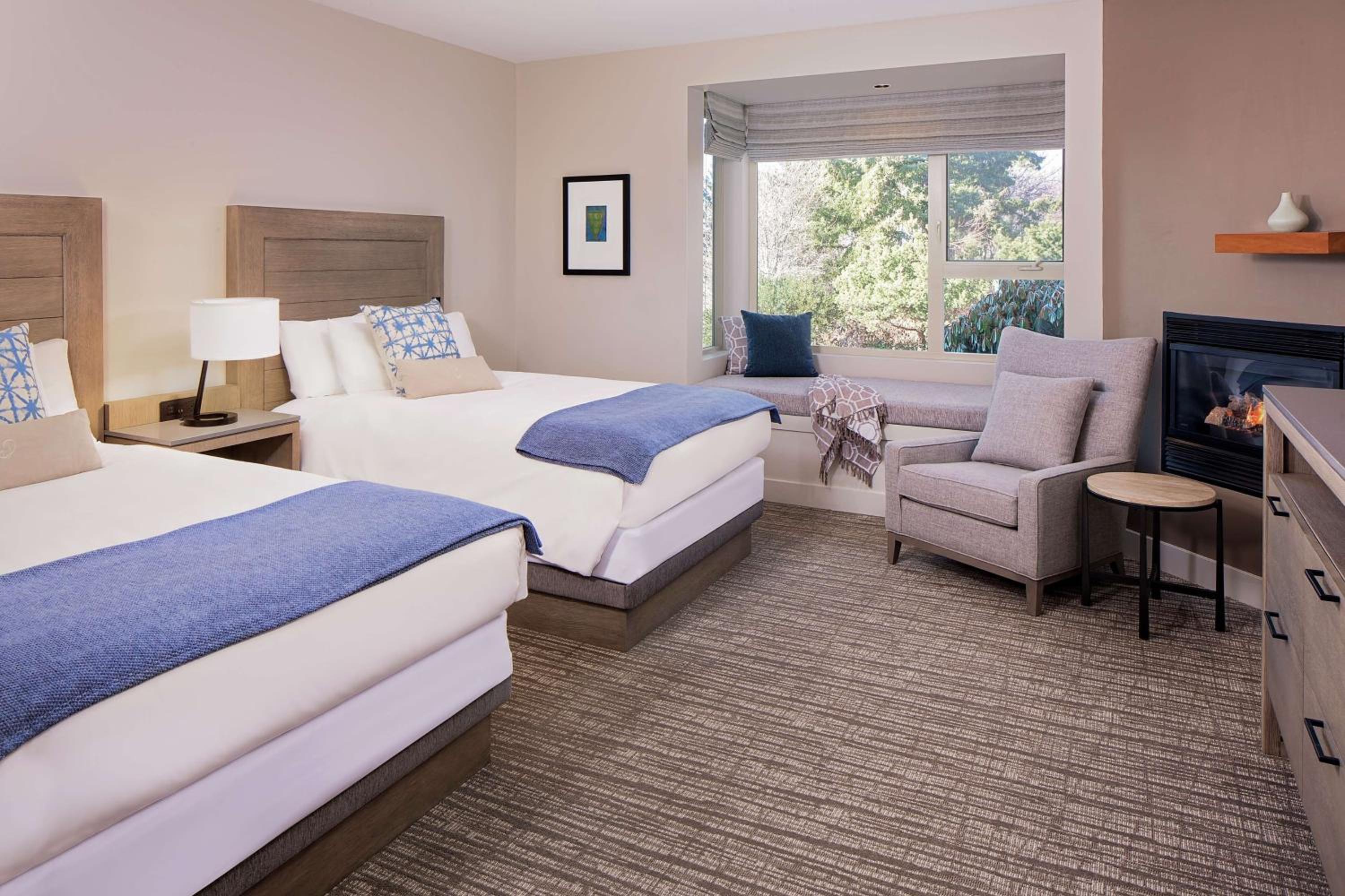 Double Room with Two Double Beds and Partial Bay View - Photo 1