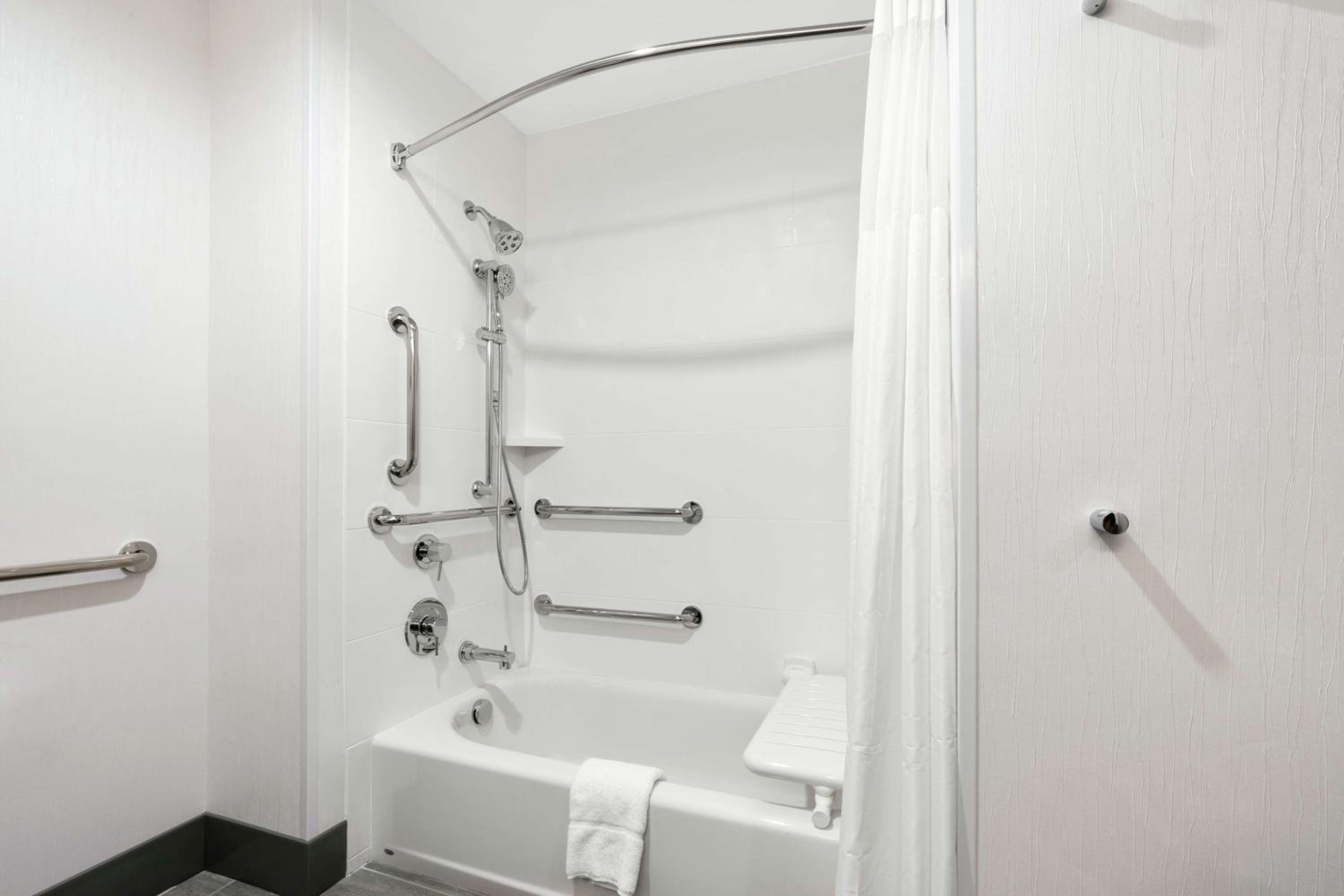 King Room - Mobility Access/Non-Smoking - Photo 6