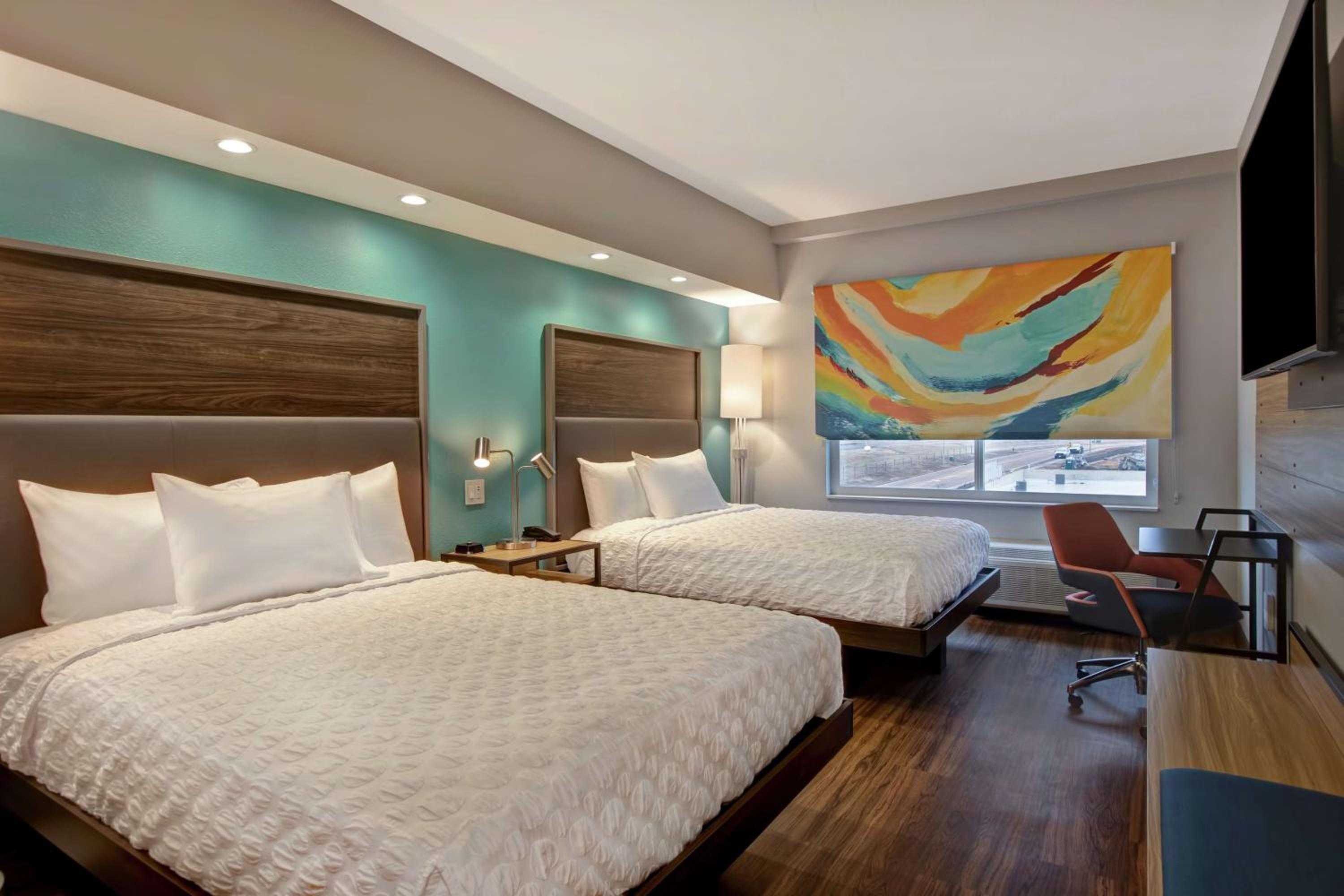 Queen Room with Two Queen Beds - Photo 1