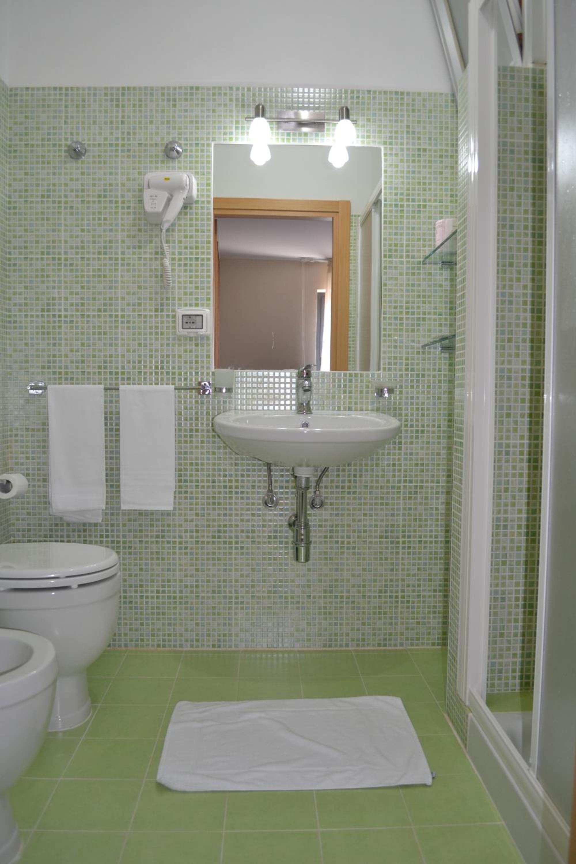 Double or Twin Room photo 3