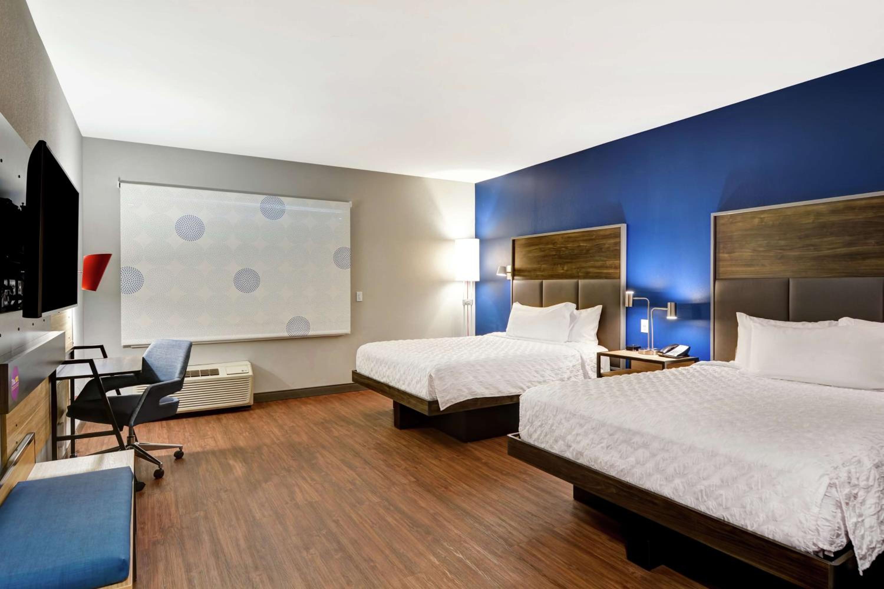 Queen Room with Two Queen Beds - Mobility Access - Photo 1