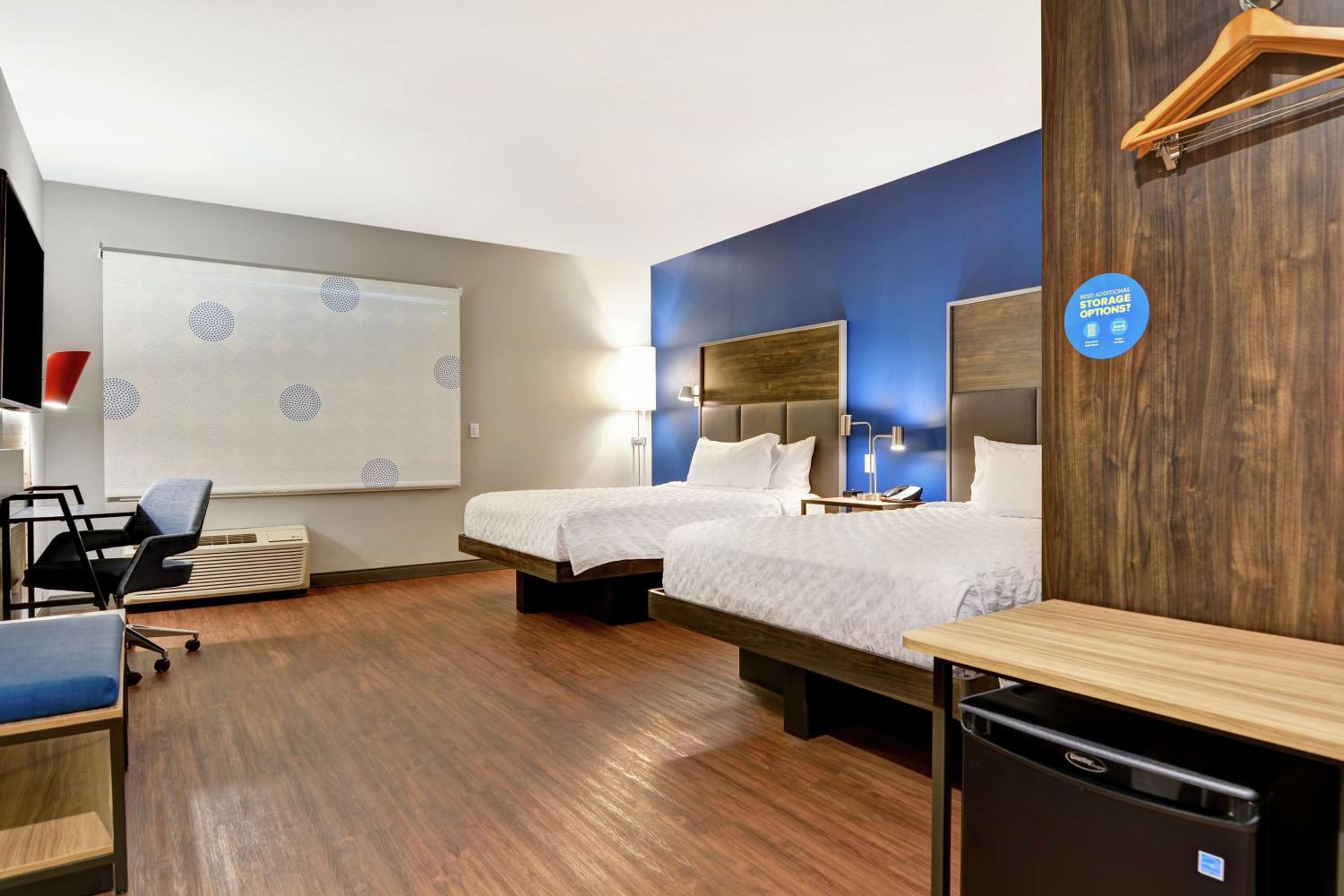 Queen Room with Two Queen Beds - Mobility Access - Photo 2