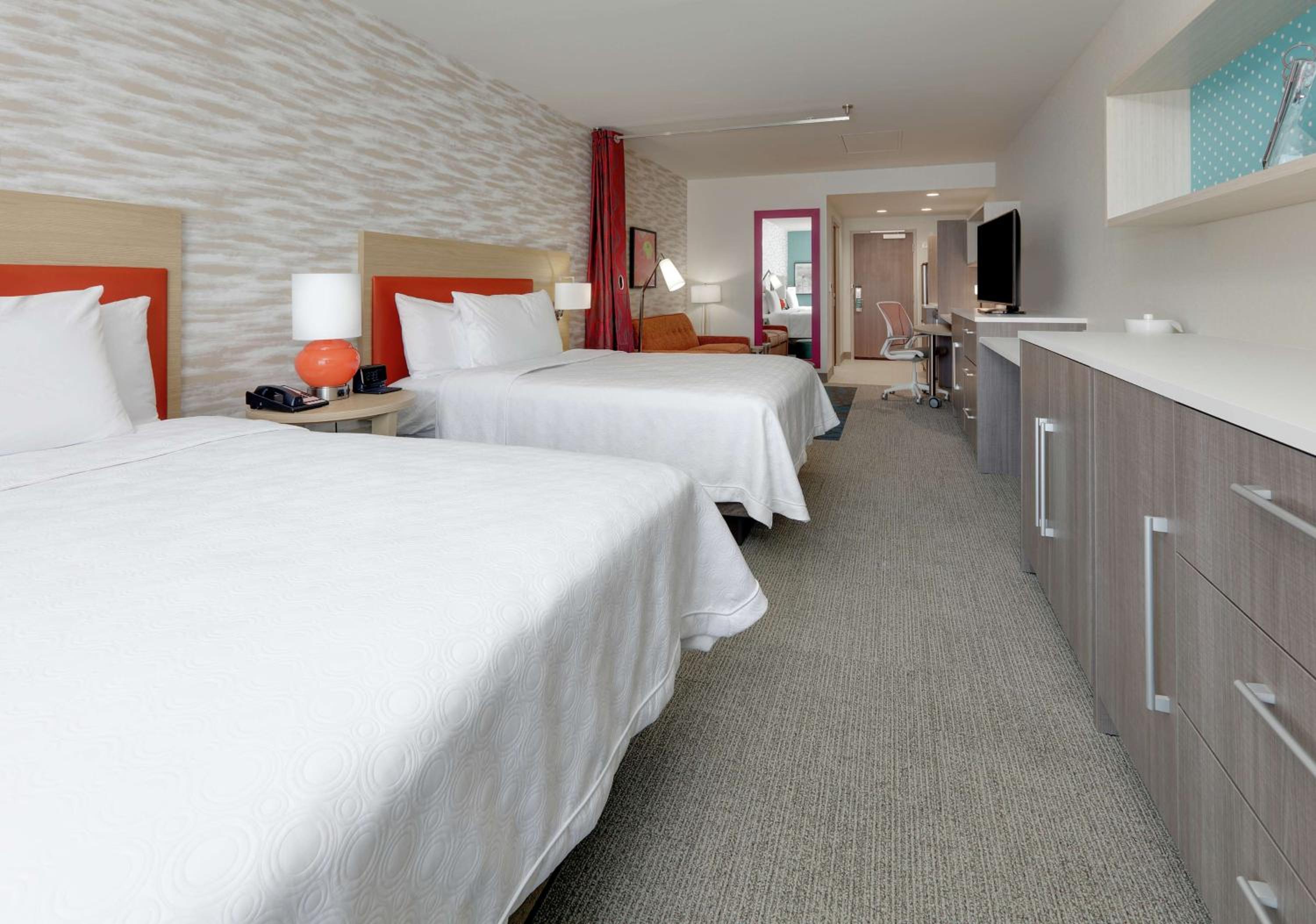 Queen Studio with Two Queen Beds - Non-Smoking - Photo 4