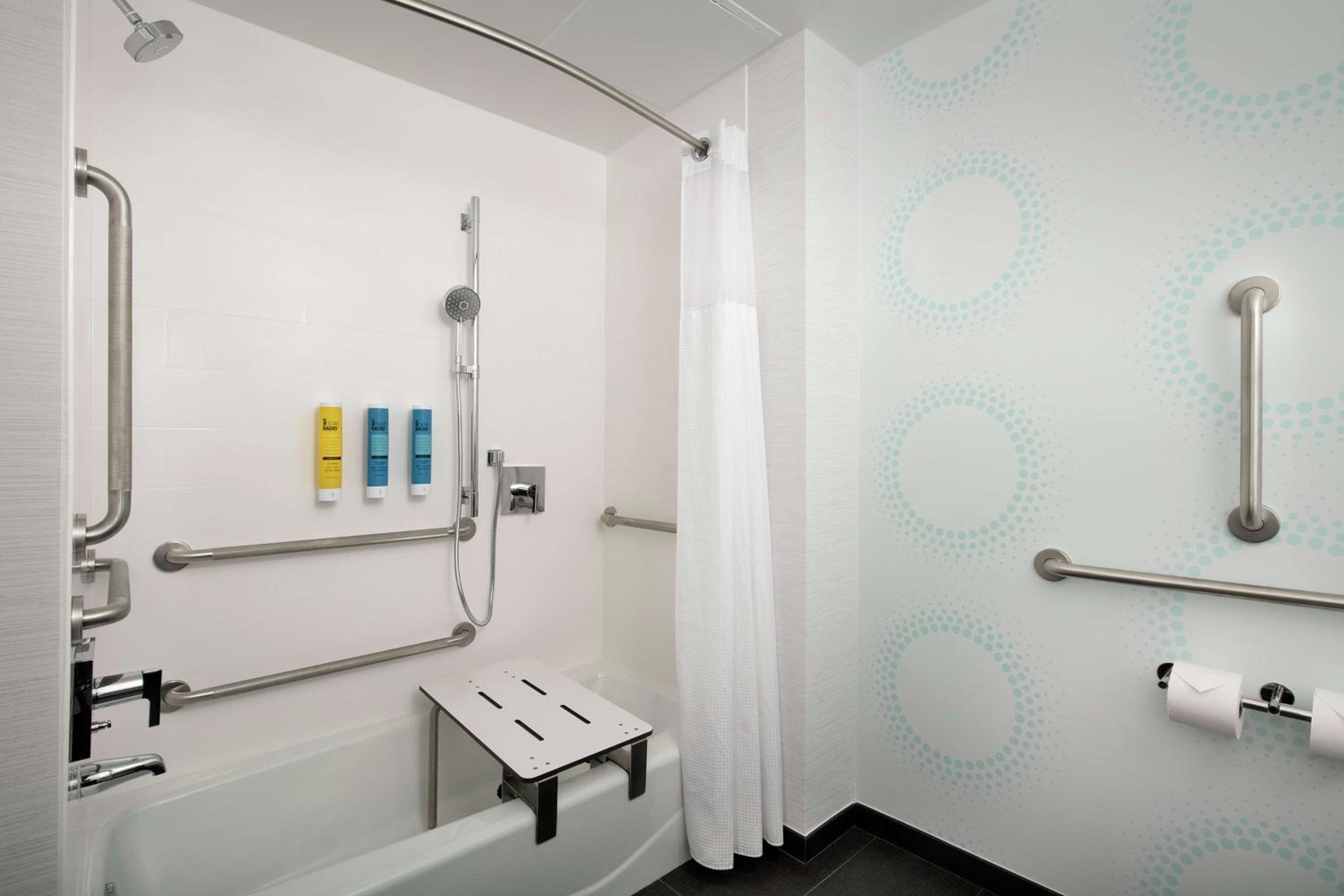 Queen Room with Two Queen Beds - Mobility Access - Photo 6