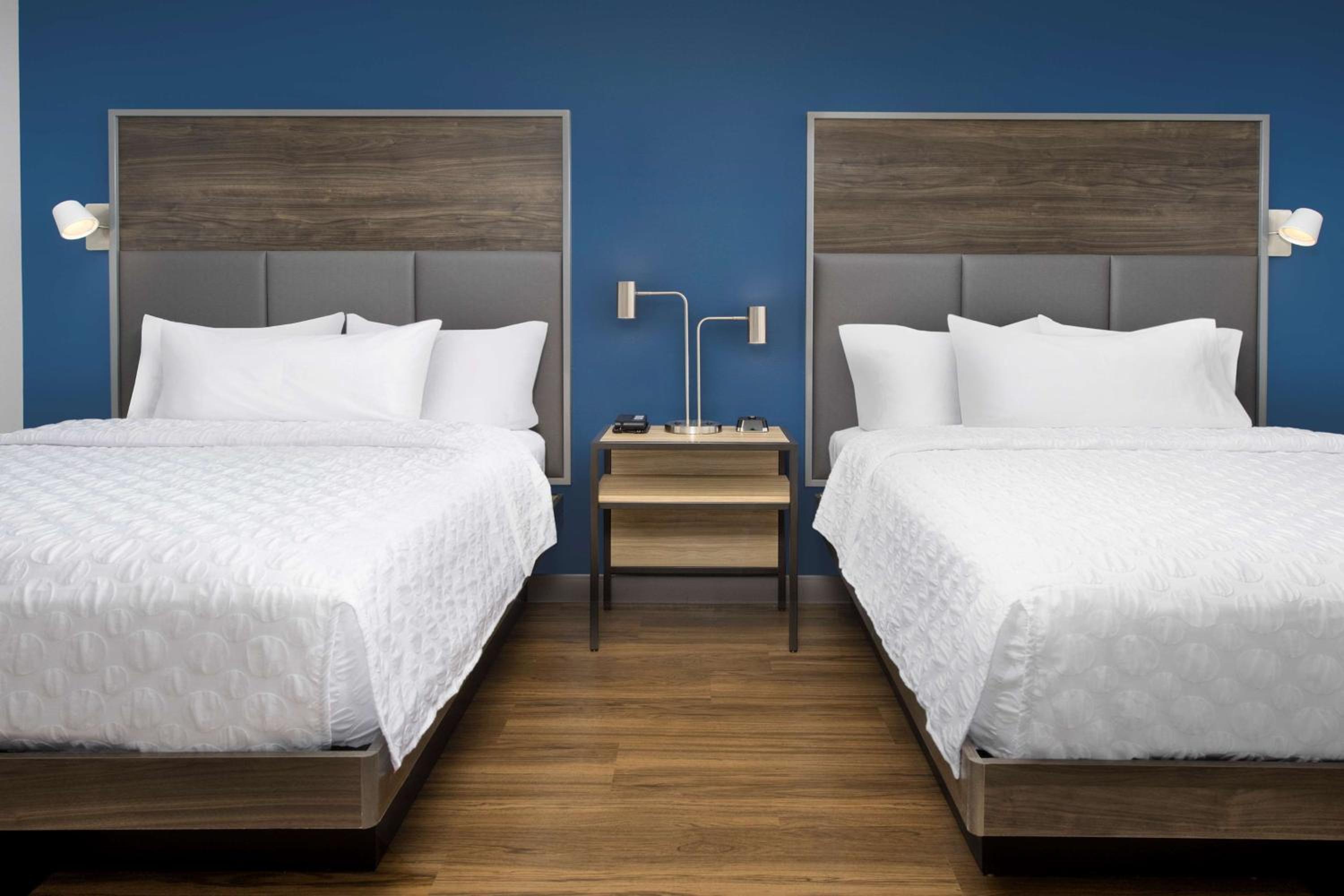 Queen Room with Two Queen Beds - Mobility Access - Photo 5