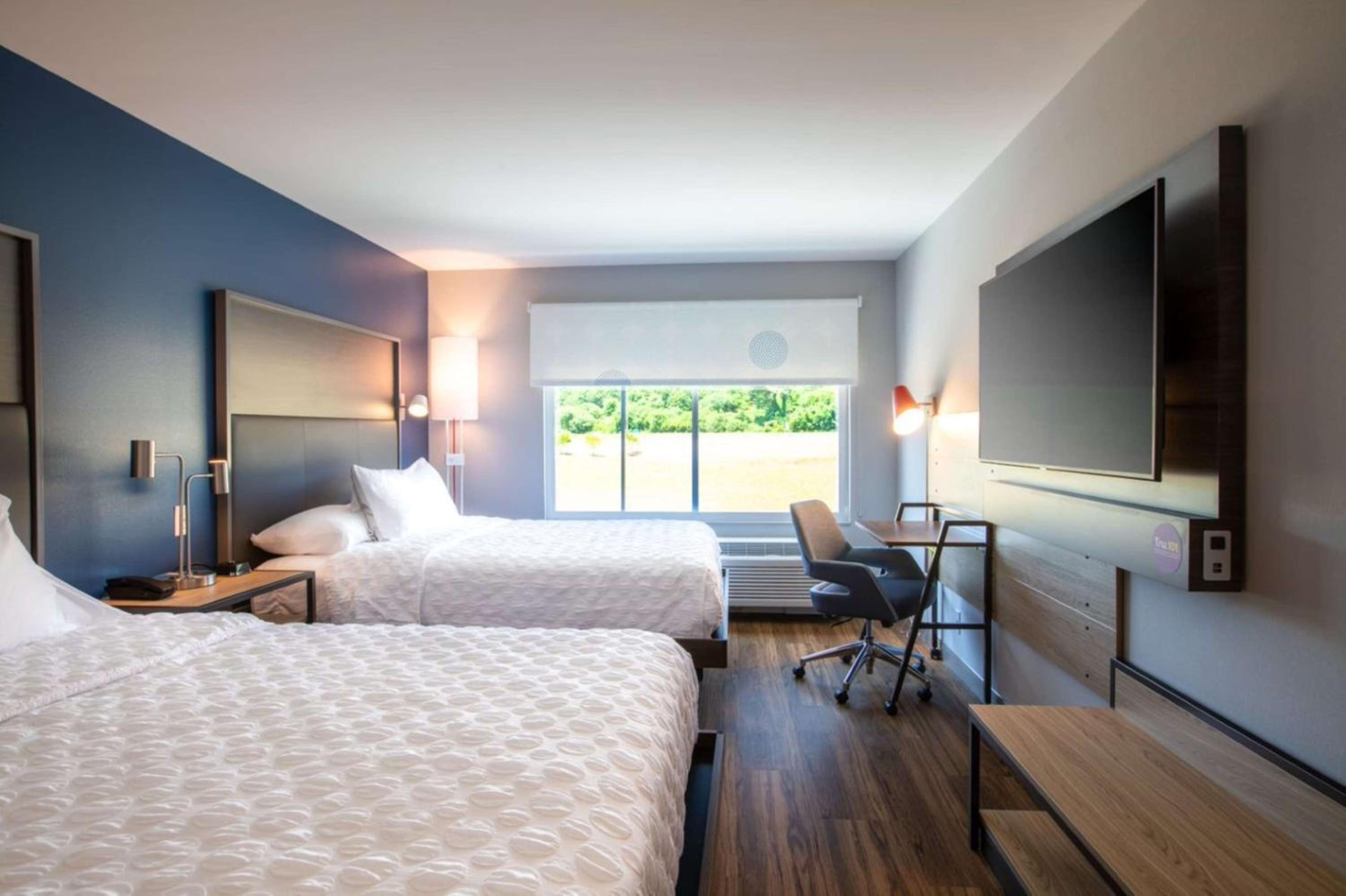Queen Room with Two Queen Beds - Hearing Access - Photo 8